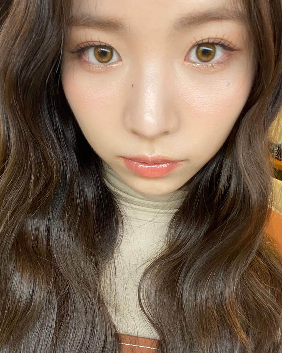 NiziUさんのインスタグラム写真 - (NiziUInstagram)「brown🤎 . . . #niziu #maya #冒険してみたい #タイムツェッペリン乗りたいな🚁」3月8日 18時38分 - niziu_artist_official