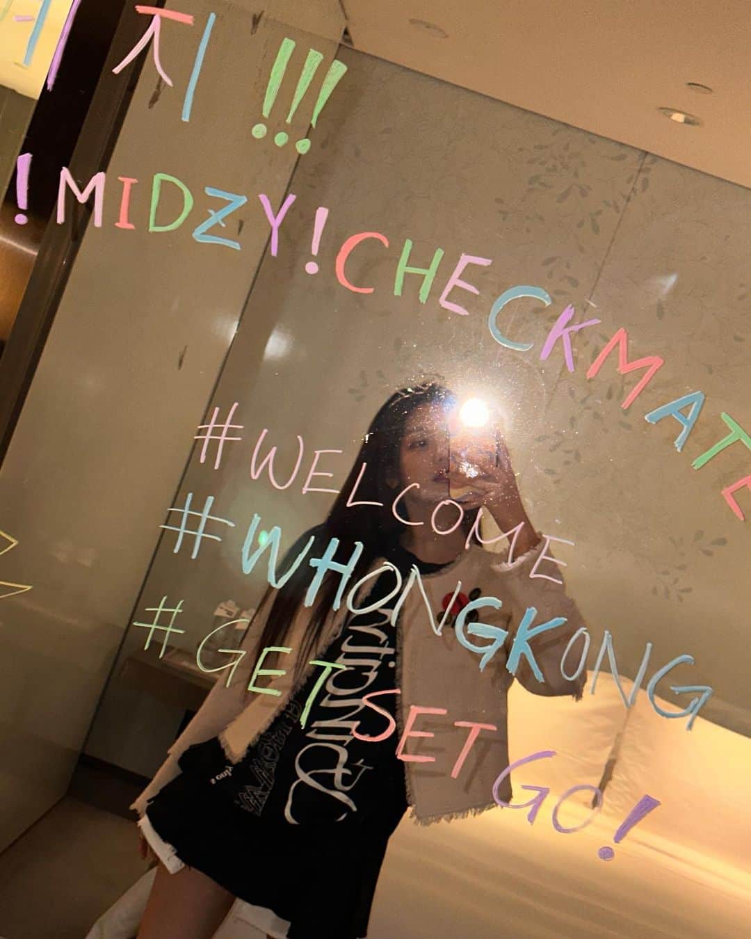 ITZYさんのインスタグラム写真 - (ITZYInstagram)「Thank you Hong Kong and CHARLES&KEITH🖤」3月9日 2時18分 - itzy.all.in.us