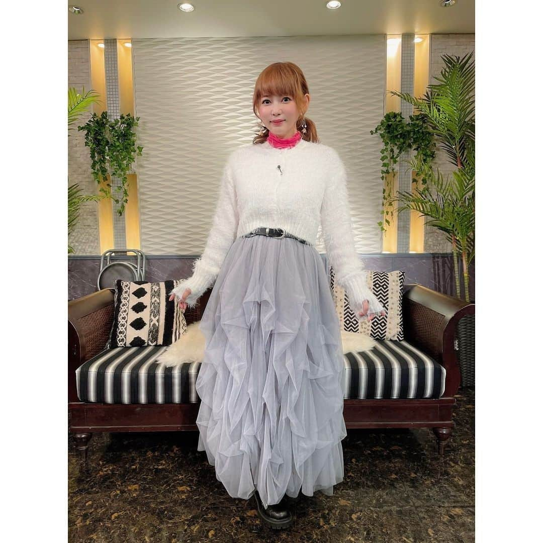 中川翔子さんのインスタグラム写真 - (中川翔子Instagram)「ふわふわのスカート☁️ 音ボケPOPS 毎週土曜21:30から❣️  みてね〜🐱   #音ボケpops  #中川翔子  #しょこたん」3月9日 14時36分 - shoko55mmts