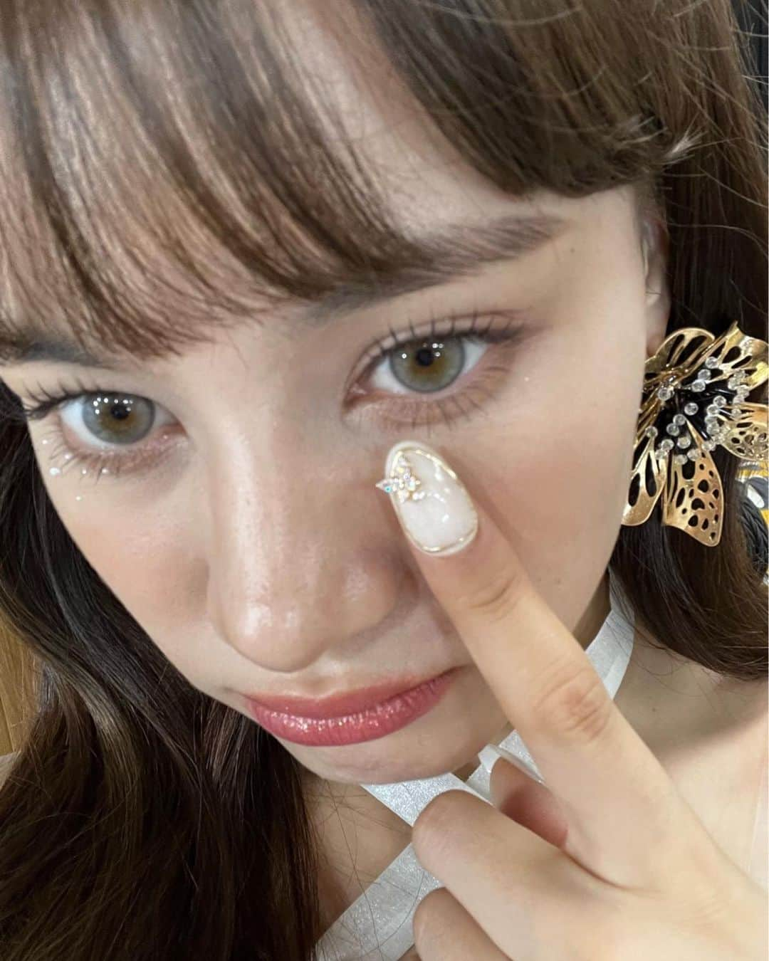 NiziUさんのインスタグラム写真 - (NiziUInstagram)「世界中探しても君は君しかいないよ🦋✨🤍」3月9日 21時51分 - niziu_artist_official