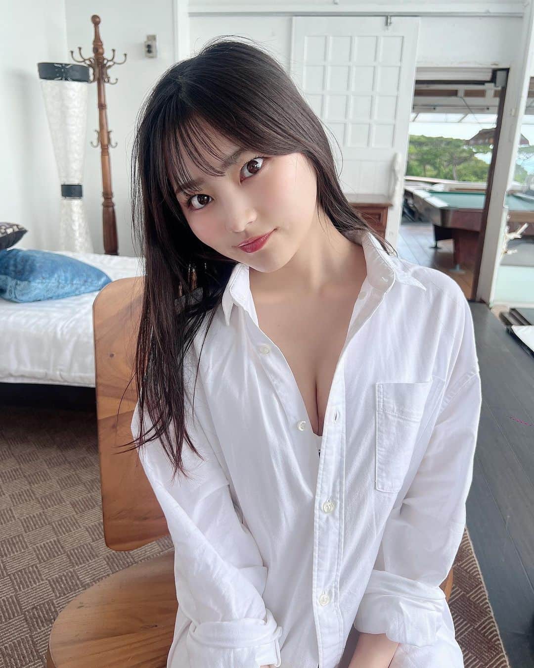 宇咲さんのインスタグラム写真 - (宇咲Instagram)「【告知！】 3/6(月)発売！週刊プレイボーイで表紙巻頭を務めさせていただきます！  #ババババンビ 桃色担当、最年少19歳  宇咲(うさ)です💭🫧  (表紙では前列の左！)  メンバー全員での #週プレ 表紙🫧  最近は雑誌で初めて知ってくれてライブに足を運んでくれる方も凄く増えてて嬉しいです😌♡ ありがとう💭 . .  発売を記念し、サイン会もあります！ 詳しくはTwitterやハイライト(このあと作ります)  からご確認ください💭」3月9日 22時06分 - usa_usa0427