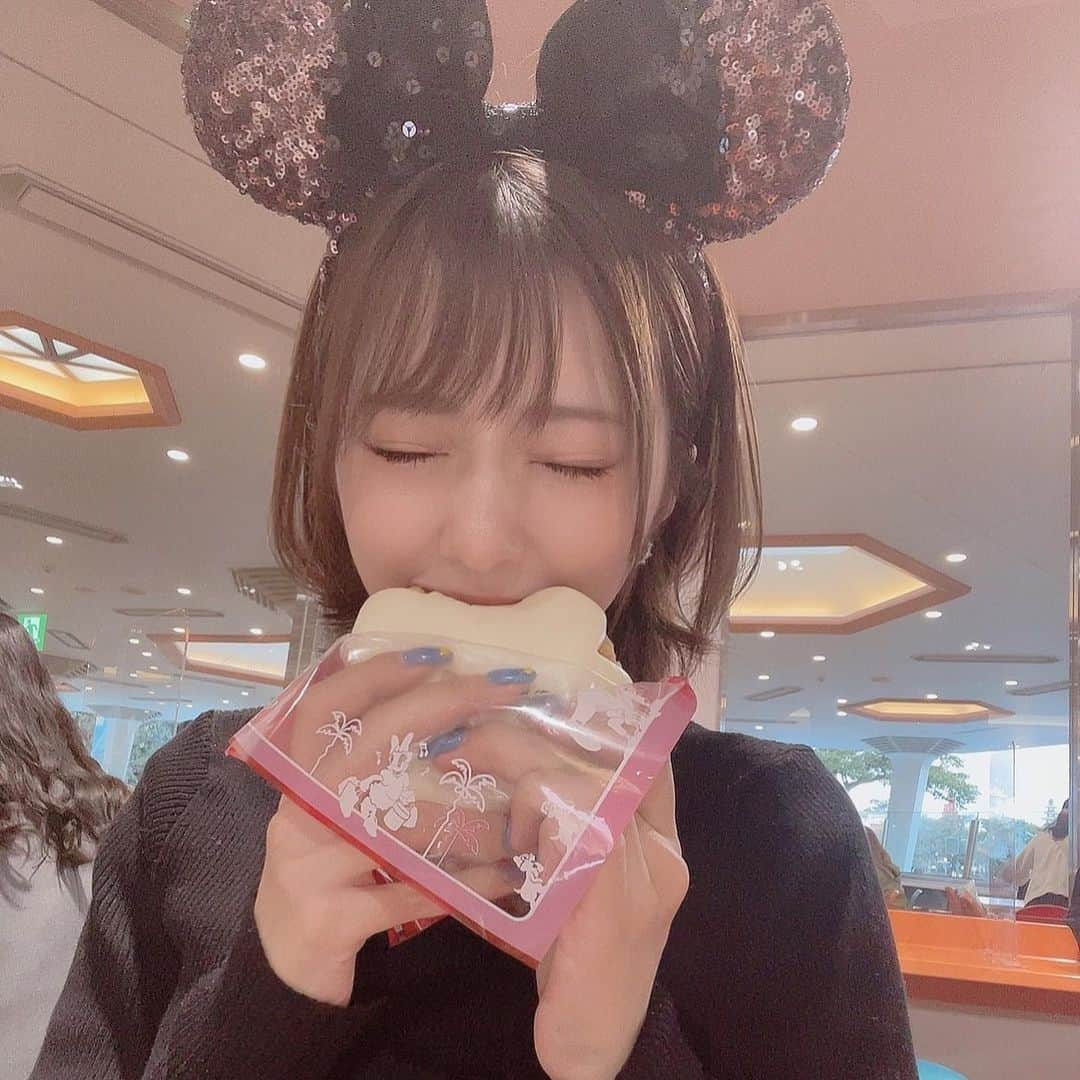 つばさ舞さんのインスタグラム写真 - (つばさ舞Instagram)「. お、い、ち、い‼️ ミッキーのおててバーガー🥰💕 . . . . . . . . . . #つばさ舞 #エイトマンプロダクション」3月10日 11時39分 - tubasa___mai