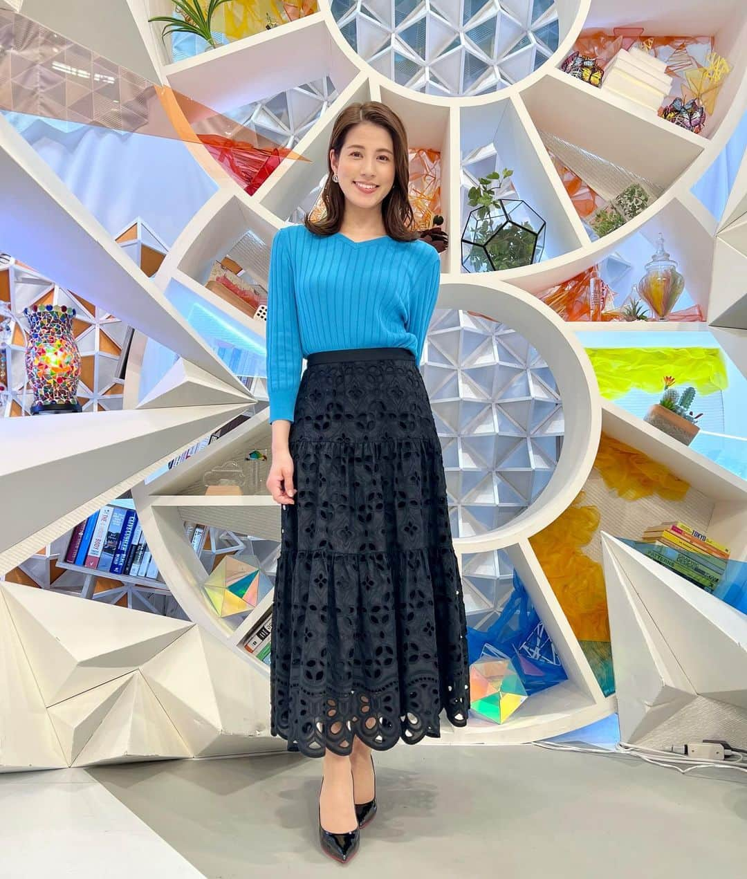 フジテレビ「めざまし8」さんのインスタグラム写真 - (フジテレビ「めざまし8」Instagram)「. 🌼永島優美のひとことDiary🌼 *-*-*-*-*-*-*-*-*-*-*-*-*-*-*-*  永島優美です🌼  きょうの #LifeTag コーナーでお伝えした“おひとりさまホテル🏨” 私ものんびりと過ごすのが好きなので🛏 ひとりでじっくり楽しむホテルステイ、気になります😉🥂  *-*-*-*-*-*-*-*-*-*-*-*-*-*-*-*-*-*-*-*-*-* 衣装はライトブルー💙のVネックニットに 穴あき刺しゅう🪡のティアードスカート🖤 今週もめざまし8ご覧いただきありがとうございました😊🌈  ✼••┈┈┈┈••✼••┈┈┈┈••✼ 💙ニット @untitled_official.jp 🖤スカート @stola.jp」3月10日 14時25分 - mezamashi8.tv