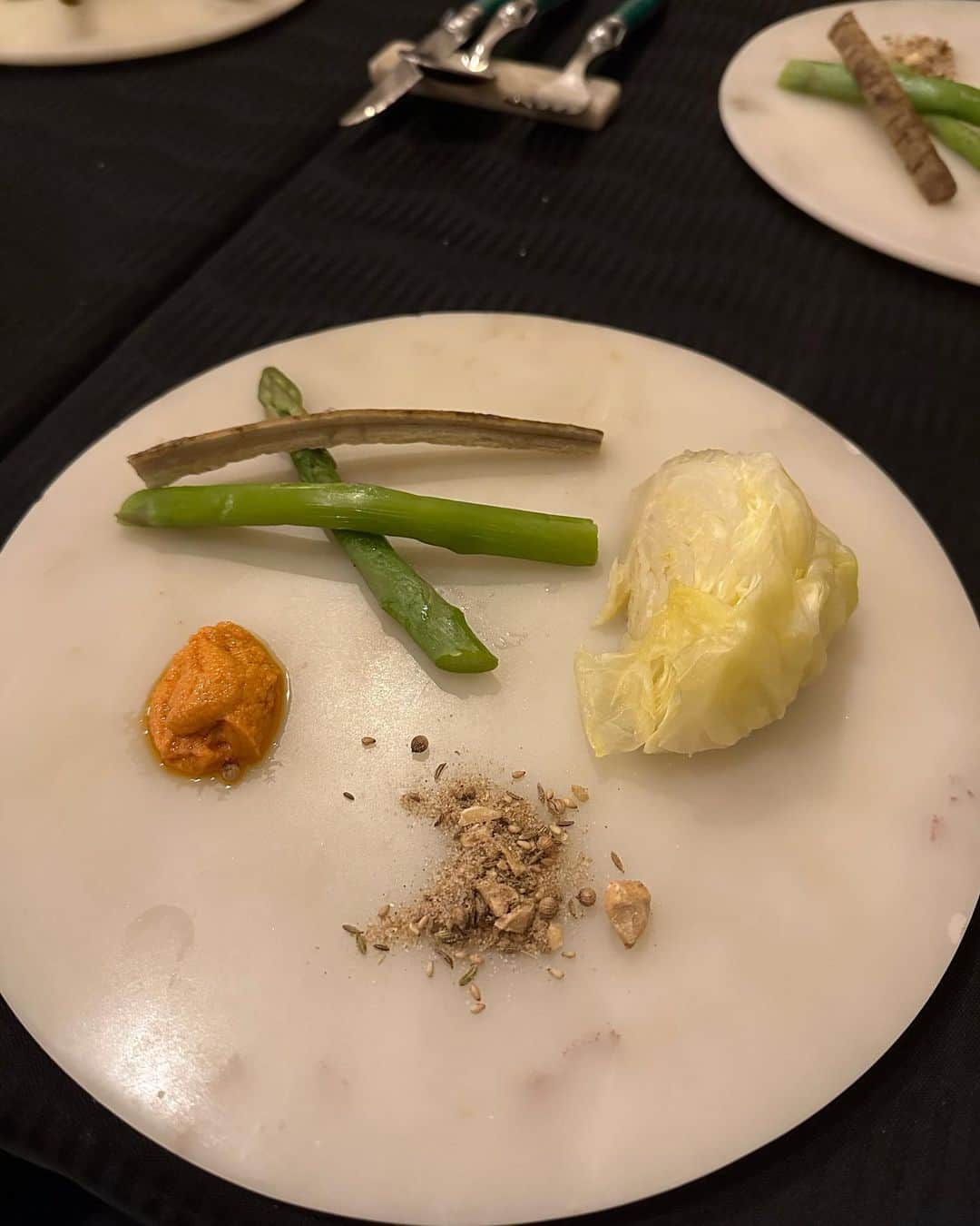 林紗久羅さんのインスタグラム写真 - (林紗久羅Instagram)「. . . . 両親の結婚記念日を @pizzalina_shimokita でお祝い🥂✨ . 大会に向けて減量中の為、 特別メニューを用意して下さいました🥺 （あ、私は減量してません。笑） . バターではなくオリーブオイルを使ってくれたり、 美味しいお野菜を提供してくださったり 本当に今回も最高でした😭 . お父さんはおいしいお料理だと 夢中になって黙々と食べるのだけど ずっとそれが続いて全然話さなくて笑ったw . シェフもスタッフの方も皆さん 優しくて温かい🫶🏻✨ . 次はランチで行きたいな🥰 . . . 【Cucina Italiana Pizzalina】 @pizzalina_shimokita  📍 東京都世田谷区北沢3-30-3 ⏰☀️11:30〜15:30  🌙17:00〜22:00 （l.o.21:00）  （テイクアウトは21時00分まで） 💰☀️3,000~3,999円  🌙8,000~9,999円 📲 http://pizzalina.jp/ . . . #下北沢グルメ #下北沢 #クッチーナイタリアーナ #cucinaitaliana #pizzalina #ピザ #自家製手打ちパスタ #ナチュールワイン #下北沢ディナー #ピザランチ #イタリアン #イタリア料理 #隠れ家レストラン #女子会 #女子会ディナー #デート飯 #モノトーンコーデ」3月10日 17時25分 - sa1210ku