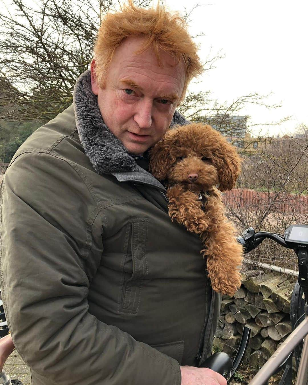 ライアン・マイヤーさんのインスタグラム写真 - (ライアン・マイヤーInstagram)「I just realized that basically every video or picture I have of my dad he’s holding a dog and it made me so happy so here’s a compilation hahaha🫶🏼🥹🥹」3月10日 20時50分 - rianne.meijer