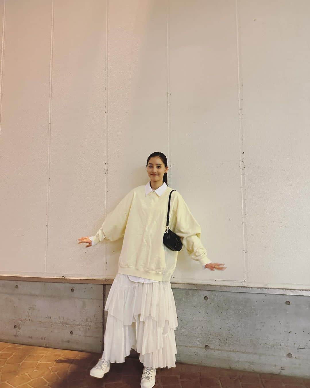 新木優子さんのインスタグラム写真 - (新木優子Instagram)「撮影の日の私服  jacket : @patou  tops : @sly_official  skirt : @casa_fline  shoes : @dior  bag : @dior」3月10日 22時50分 - yuuuuukko_