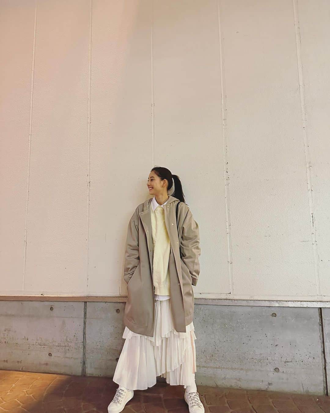 新木優子さんのインスタグラム写真 - (新木優子Instagram)「撮影の日の私服  jacket : @patou  tops : @sly_official  skirt : @casa_fline  shoes : @dior  bag : @dior」3月10日 22時50分 - yuuuuukko_