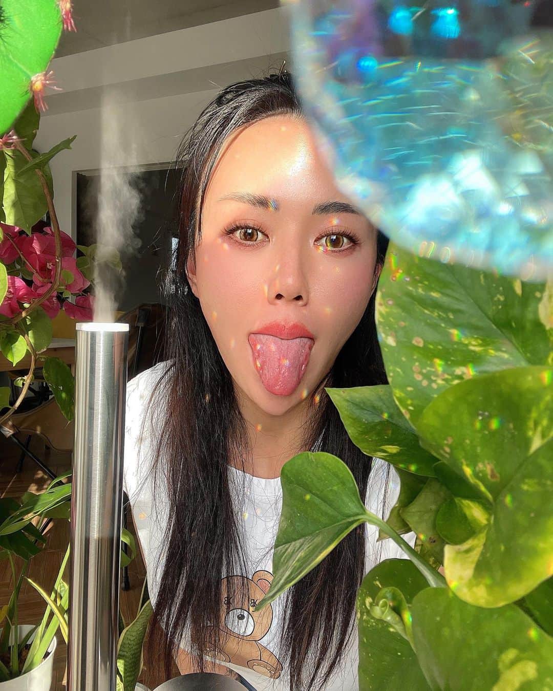 倉地美晴さんのインスタグラム写真 - (倉地美晴Instagram)「・ rainbow face🌈🌈🌈  #🌈 #サンキャッチャー #suncatcher #rainbow #虹」3月11日 0時15分 - miharu_kurachi