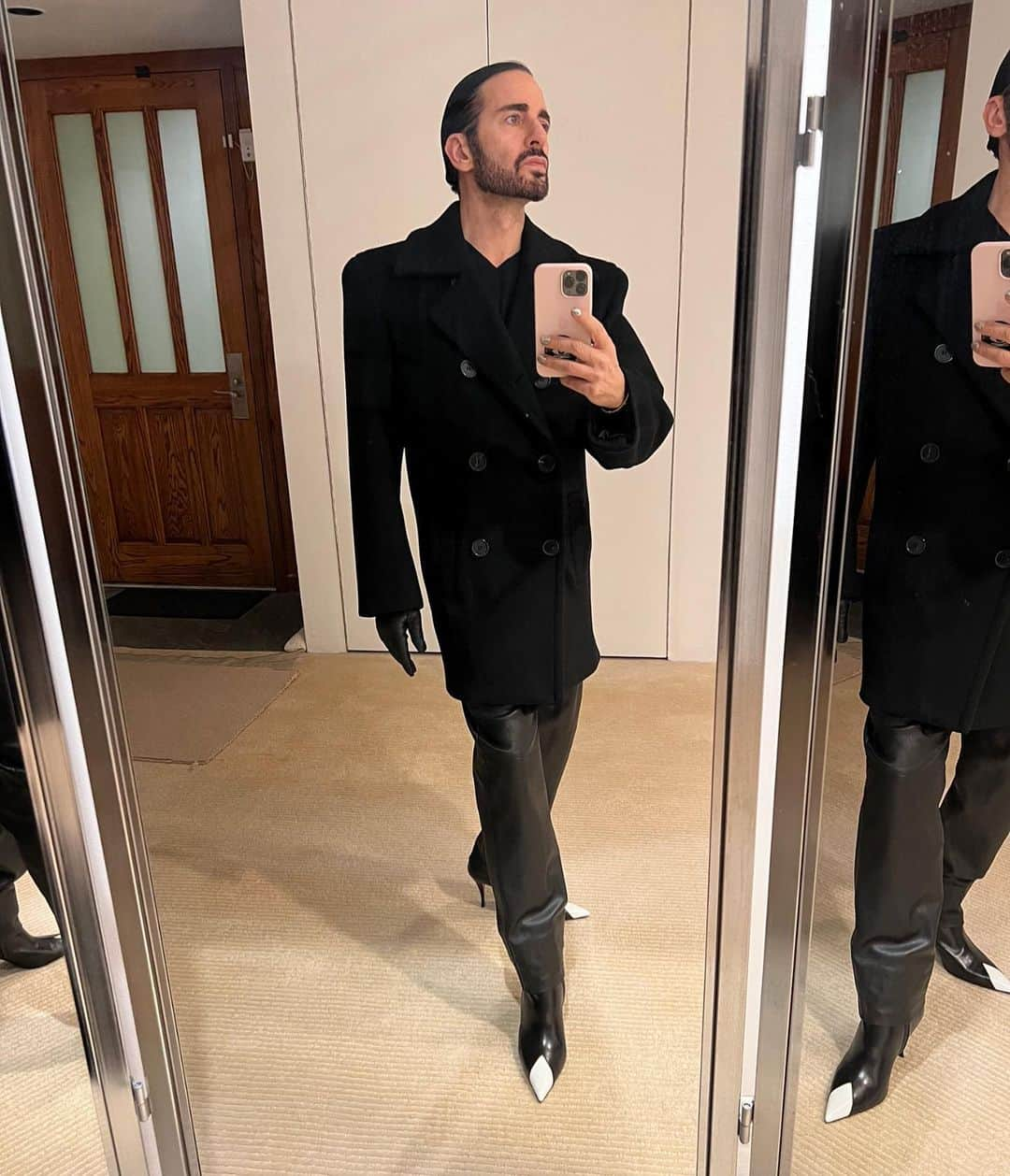 マーク・ジェイコブスさんのインスタグラム写真 - (マーク・ジェイコブスInstagram)「Friday night fits  me: Saint Laurent @anthonyvaccarello  @ysl   my better half: @balenciaga   #offtothecitywego #sociallife #showingup #pressed #dressednotstressed #gratefulnothateful」3月11日 9時27分 - themarcjacobs