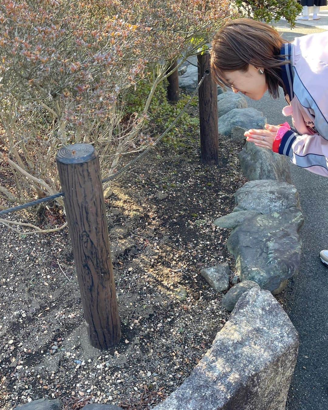 工藤美桜さんのインスタグラム写真 - (工藤美桜Instagram)「#旅サラダ　ロコレコ ありがとうございました！ 横須賀の街の魅力と、おいしさを全力でお届けしましたーー！！！  ロケ outer @doublename_official knit @_irene__official shirt @stumbly.official pants @lecielbleu_official earring @abiste_official sneaker @dianashoespress  スタジオ  one-piece @grace_continental.div pierce @abiste_official」3月11日 10時11分 - mmio_kudo