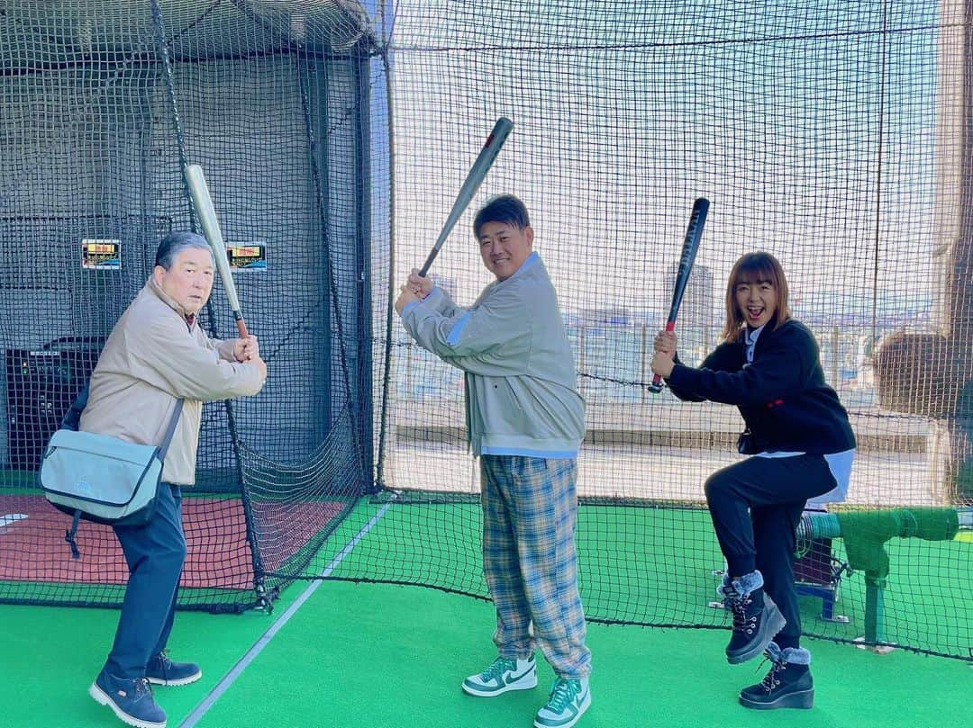 田中律子さんのインスタグラム写真 - (田中律子Instagram)「マネージャーからのお知らせ📺  WBC⚾️盛り上がっている毎日ですが 明日のバス旅も野球ファンは見逃せないっ‼️  明日14:40-16:30 テレビ朝日『路線バスで寄り道の旅』 ゲストは平成の怪物、松坂大輔さん⚾️ @matsu_dice18   隅田川〜所沢で投げて、打って、食べまくる 10周年特別版なのでいつもより放送時間が長いよSP✨✨ 皆様の応援あって、 番組も祝10年㊗️です🎉✨✨ いつもありがとうございます！ バス旅o.a後、日本VSオーストラリア戦もあります⚾️  ぜひ、ご覧くださいませ🙌🏻  ▪︎明日のam9:20頃~ TBSラジオ 地方創生プログラム 『ONE-J』　　 沖縄北谷にあるビーチタワーから生放送🏝 律子出ます❗️こちらもradiko含めてぜひご視聴 くださいませ📻 パーソナリティ🎙#本仮屋ユイカ さん #嘉大雅アナ   #テレビ朝日 #バス旅 #路線バスで寄り道の旅 #徳光和夫 #田中律子 #松坂大輔 さん #平成の怪物 #⚾️#wbc #tbsラジオ#onej #radiko」3月11日 21時47分 - ri2kotanaka