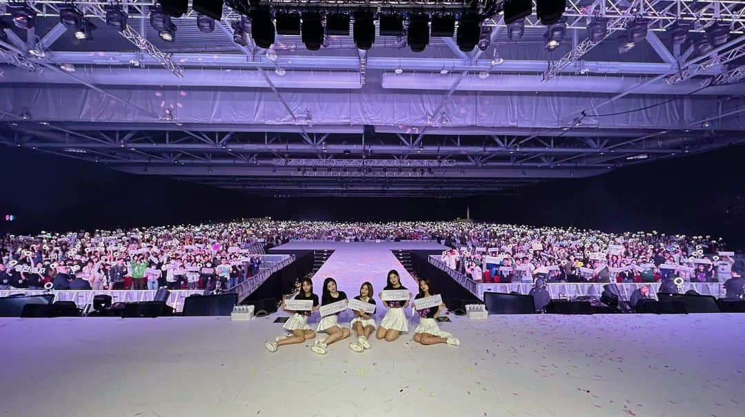 ITZYさんのインスタグラム写真 - (ITZYInstagram)「ITZY THE 1ST WORLD TOUR <CHECKMATE> in #HONGKONG DAY 1  HONG KONG MIDZY 我愛你哋❤  #ITZY #MIDZY @itzy.all.in.us  #ITZY_WORLD_TOUR ✈」3月11日 22時59分 - itzy.all.in.us