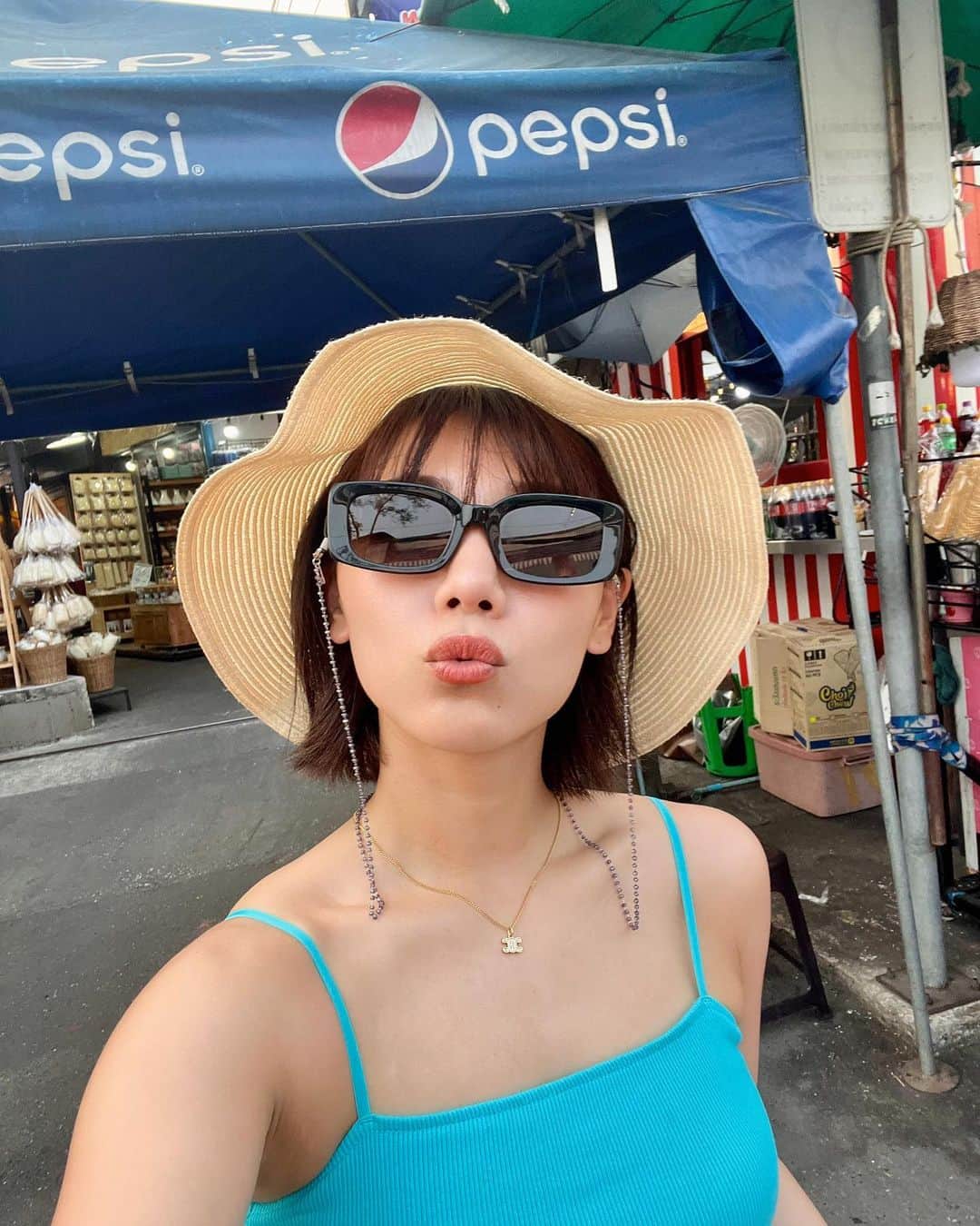 大川成美さんのインスタグラム写真 - (大川成美Instagram)「🇹🇭 バンコク最大のマーケット🇹🇭 チャトゥチャック・ウィークエンドマーケットへ。サクッと１時間だけだったので…もっと長い時間あったら掘り出し物したかった😇 ． ไปตลาดนัดสวนจตุจักร. ฉันออกไปเล่นเป็นเวลาหนึ่งชั่วโมง ． ．  #thailand #タイ旅行 #バンコク   #self #gravure #japanesegirl #love #グラビア#グラドル#大川成美#ootd#フォローミー#萌#自拍#模特#粉我 #뷰티스타그램#헤어#gym#fitness #workout #わがままボディ#撮影会 #撮影#女優#タレント#hero#cosplay #cosplayer#anime」3月13日 12時20分 - naru_coco
