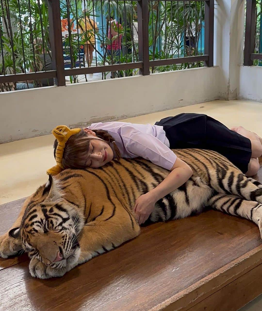 福岡みなみさんのインスタグラム写真 - (福岡みなみInstagram)「・ パタヤのタイガーパーク🐯 子供の頃から虎の赤ちゃん 抱っこしてみたかったから めちゃくちゃ嬉しかった✨ 石鹸の匂いした🐯🍼  #pattaya #tigerpark」3月13日 22時43分 - fukuokaminami373