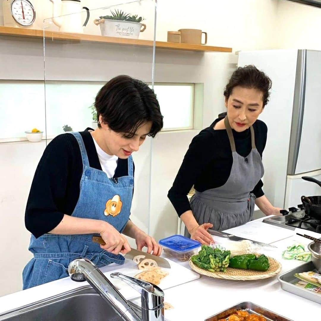 TBS「Nスタ」さんのインスタグラム写真 - (TBS「Nスタ」Instagram)「第6弾のゲストは初登場、モデル・亜希さん🍳  すぐにマネできるお弁当🍱のレシピは オンエア後に公開します❗️  今日午後6:15〜のオンエアをお楽しみに🌟  #Nスタ #TBS #ホラン千秋 #井上貴博 #ホランとごはん #亜希 #料理 #レシピ #お弁当」3月14日 11時51分 - nst_tbs