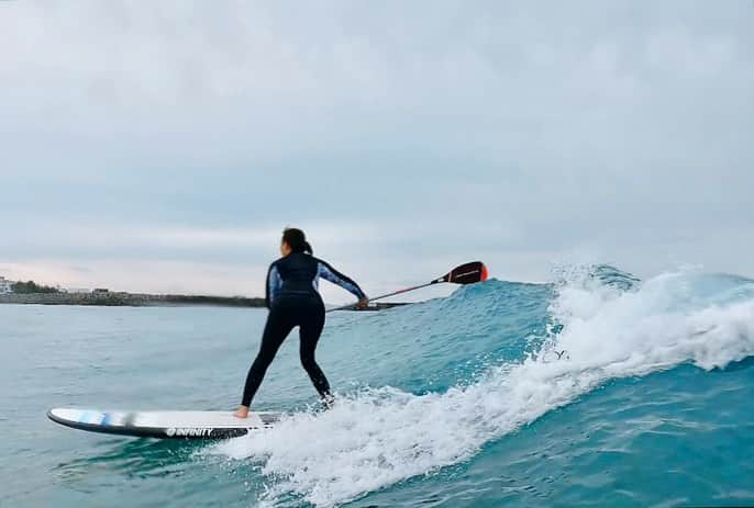 田中律子さんのインスタグラム写真 - (田中律子Instagram)「朝から久しぶりにSUPサーフィン🏄‍♀️  1時間くらいだったけど、めちゃくちゃ気持ち良かった🌊全然上手くならないけど🤣でも楽しいからいいか✨  #okinawa  #okinawalife  #beachlife  #supsurf  #infinitysup  #sup #healthylifestyle  #海のある生活」3月14日 18時32分 - ri2kotanaka