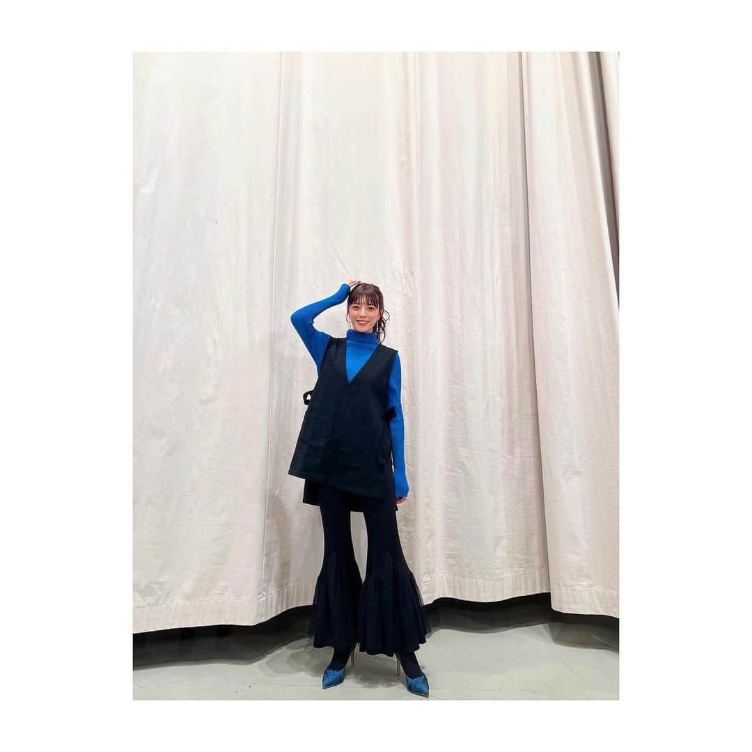 三谷紬さんのインスタグラム写真 - (三谷紬Instagram)「* #まだアプデしてないの ?で着用した #三谷の衣装 ❤︎ フレアのニットパンツがとてもタイプでした🫶🏻 先週は藤原丈一郎野球実況への道 第二弾！ WBCと合わせて楽しめると思います！ ぜひTVerでご覧ください👀❤︎ * #ootd#ootn#outfit#todayscode#コーディネート#coordinate#衣装#ニットパンツ#ニット#knit#パンツ#pants#ベスト#vest#ハイネック#ハイネックニット#藤原丈一郎 さん#野球#wbc#テレビ朝日#アナウンサー#三谷紬」3月14日 21時13分 - mitani_tsumugi