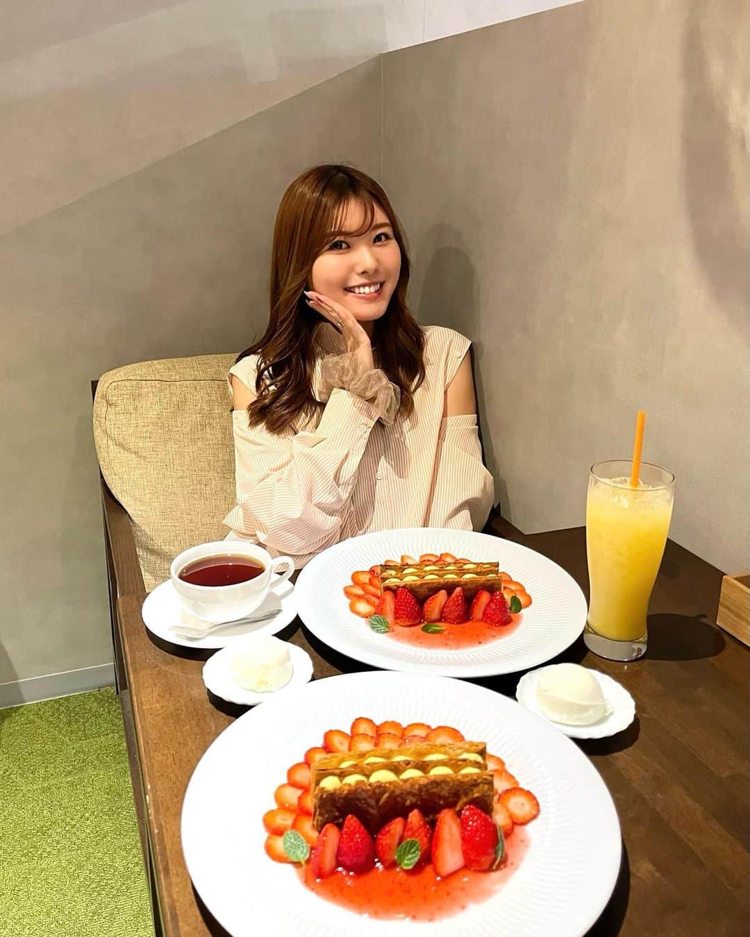 YOUKORINさんのインスタグラム写真 - (YOUKORINInstagram)「いちご🍓好き歓喜🫶✨ @mr.fruit_kobe   季節のいちごミルフィーユ🍓 パイ生地がサクサクで いちごたっぷりなので さっぱりしててペロリやった❤️  いちごが食べたくなる季節🍓 元町駅から近いので行ってみてね🤍  兵庫県神戸市中央区元町通2-2-8  #PR#神戸カフェ #南京町スイーツ #神戸ランチ #神戸デート #三宮カフェ #南京町食べ歩き #ミスターフルーツ#kobe#kobecafe#元町#元町カフェ」3月14日 21時17分 - xxy0uc0riinxx