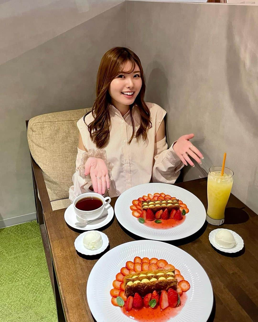 YOUKORINさんのインスタグラム写真 - (YOUKORINInstagram)「いちご🍓好き歓喜🫶✨ @mr.fruit_kobe   季節のいちごミルフィーユ🍓 パイ生地がサクサクで いちごたっぷりなので さっぱりしててペロリやった❤️  いちごが食べたくなる季節🍓 元町駅から近いので行ってみてね🤍  兵庫県神戸市中央区元町通2-2-8  #PR#神戸カフェ #南京町スイーツ #神戸ランチ #神戸デート #三宮カフェ #南京町食べ歩き #ミスターフルーツ#kobe#kobecafe#元町#元町カフェ」3月14日 21時17分 - xxy0uc0riinxx