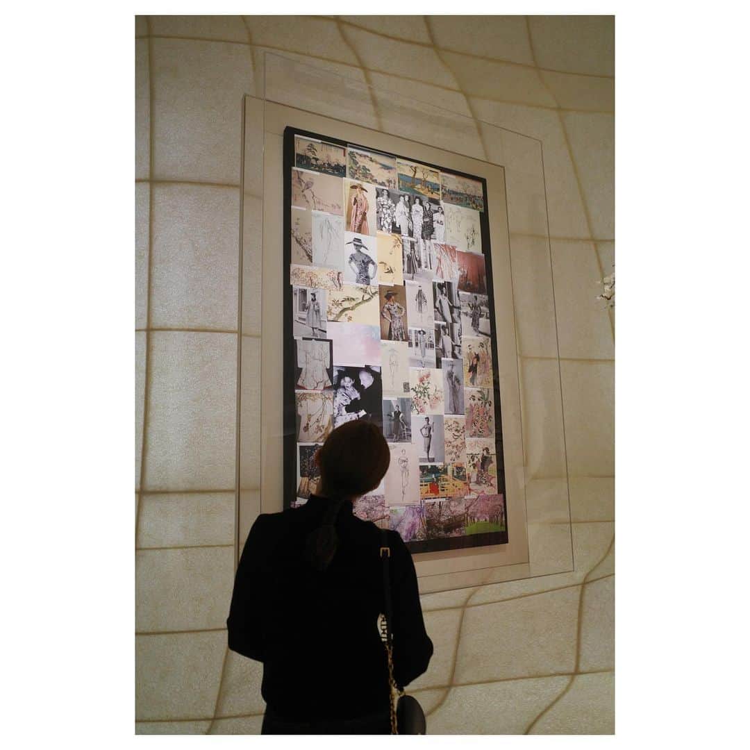 高垣麗子さんのインスタグラム写真 - (高垣麗子Instagram)「*  東京都現代美術館にて開催中の 「クリスチャン・ディオール、夢のクチュリエ」展へ✨  建築家・重松象平氏の手がけた演出が素晴らしく、まさに夢のような時間でした✨✨  1500を超えるドレスやアートピースなど日本初上陸の作品や、まるでドレスに感情があるかのような高木由利子氏の写真✨✨  帰宅してからも薄れることの無い感動の中にいます✨✨  *  #DIORDESIGNEROFDREAMS」3月14日 21時44分 - reikotakagaki