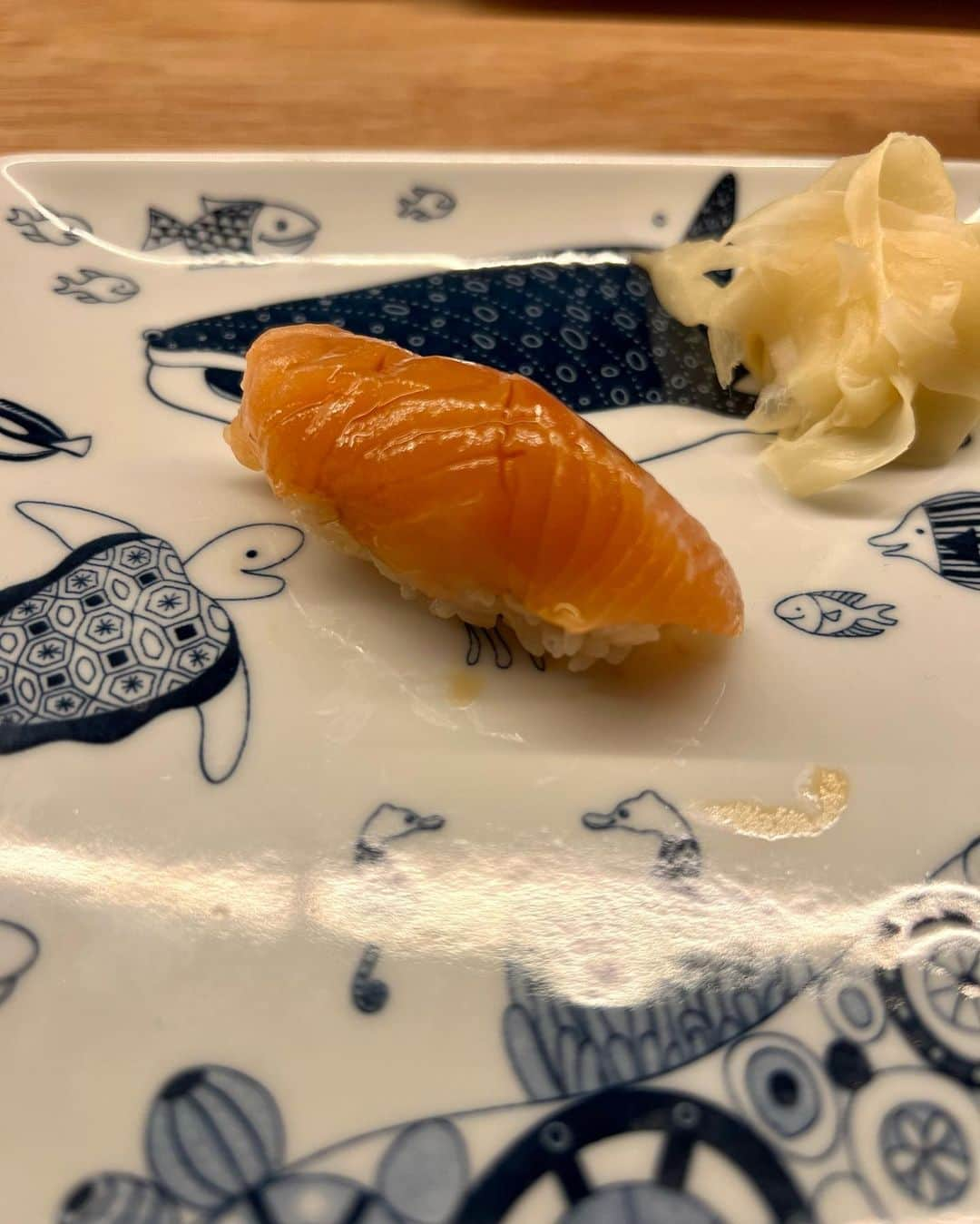 森カノンさんのインスタグラム写真 - (森カノンInstagram)「🐟🍣 五反田駅に新しく出来た寿司BARの  @sushibarcozy に行って美味しい お鮨食べて来たよ～！！！  うにく寿司もあって豊富なバリエーションで どのネタもぺろっと食べられちゃいました❤️‍🔥  みんなも是非っっ🫶🏻🫶🏻🫶🏻  ------------------------------------  Sushi Bar 魚々 Cozy  📍 東京都品川区東五反田1-11-5バルミー五反田201  ------------------------------------  PR @sushibartotocozy #五反田ディナー #五反田飲み #おしゃん #赤酢 #深夜営業 #sushibartotocozy #五反田寿司 #寿司bar #五反田 #寿司 #鮨」3月14日 23時09分 - mkanon211