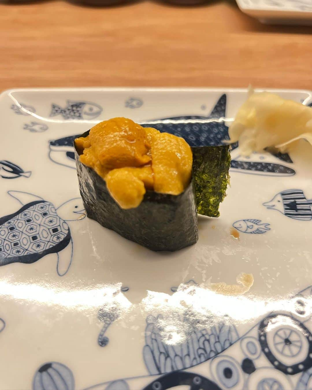 森カノンさんのインスタグラム写真 - (森カノンInstagram)「🐟🍣 五反田駅に新しく出来た寿司BARの  @sushibarcozy に行って美味しい お鮨食べて来たよ～！！！  うにく寿司もあって豊富なバリエーションで どのネタもぺろっと食べられちゃいました❤️‍🔥  みんなも是非っっ🫶🏻🫶🏻🫶🏻  ------------------------------------  Sushi Bar 魚々 Cozy  📍 東京都品川区東五反田1-11-5バルミー五反田201  ------------------------------------  PR @sushibartotocozy #五反田ディナー #五反田飲み #おしゃん #赤酢 #深夜営業 #sushibartotocozy #五反田寿司 #寿司bar #五反田 #寿司 #鮨」3月14日 23時09分 - mkanon211