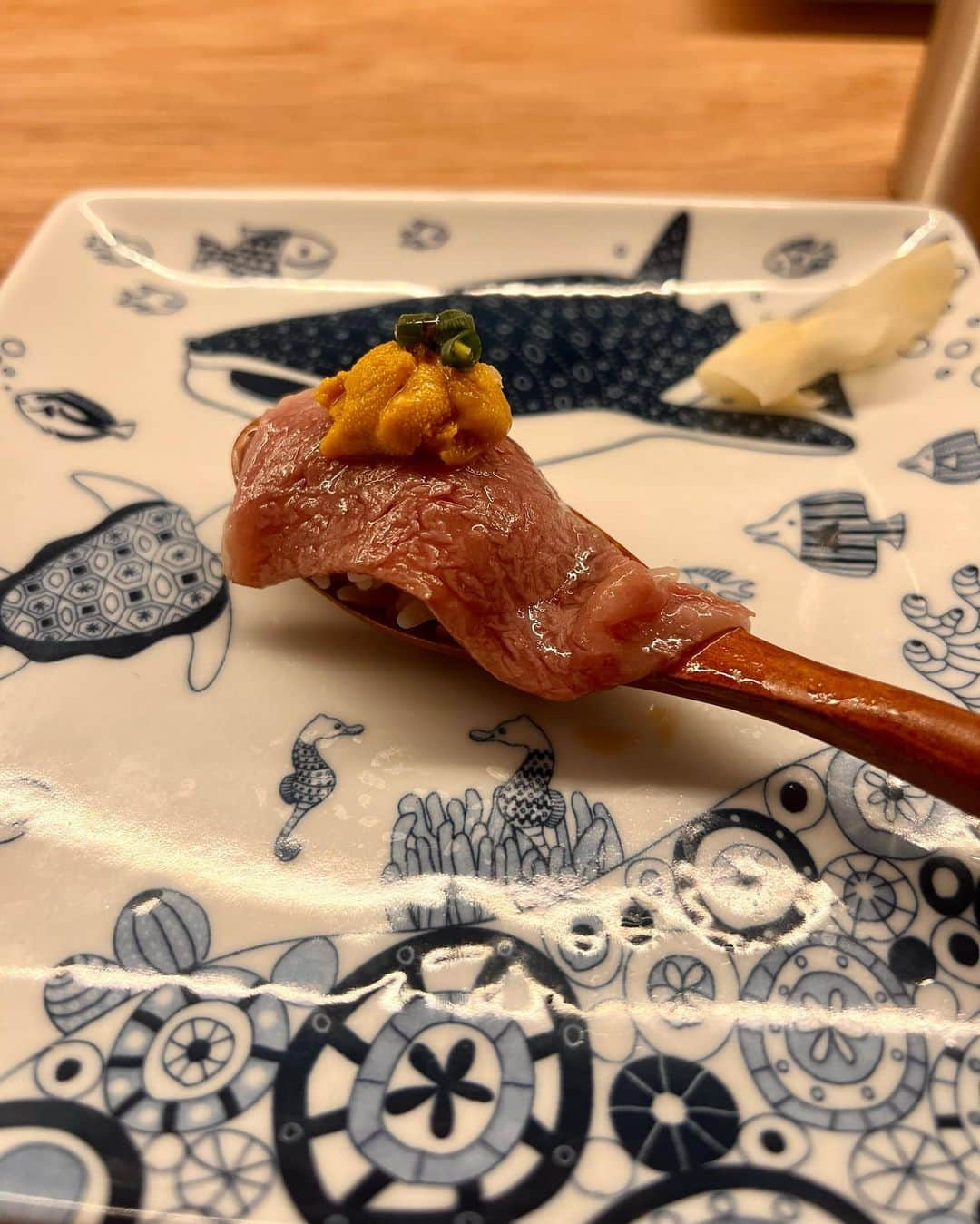 森カノンさんのインスタグラム写真 - (森カノンInstagram)「🐟🍣 五反田駅に新しく出来た寿司BARの  @sushibarcozy に行って美味しい お鮨食べて来たよ～！！！  うにく寿司もあって豊富なバリエーションで どのネタもぺろっと食べられちゃいました❤️‍🔥  みんなも是非っっ🫶🏻🫶🏻🫶🏻  ------------------------------------  Sushi Bar 魚々 Cozy  📍 東京都品川区東五反田1-11-5バルミー五反田201  ------------------------------------  PR @sushibartotocozy #五反田ディナー #五反田飲み #おしゃん #赤酢 #深夜営業 #sushibartotocozy #五反田寿司 #寿司bar #五反田 #寿司 #鮨」3月14日 23時09分 - mkanon211