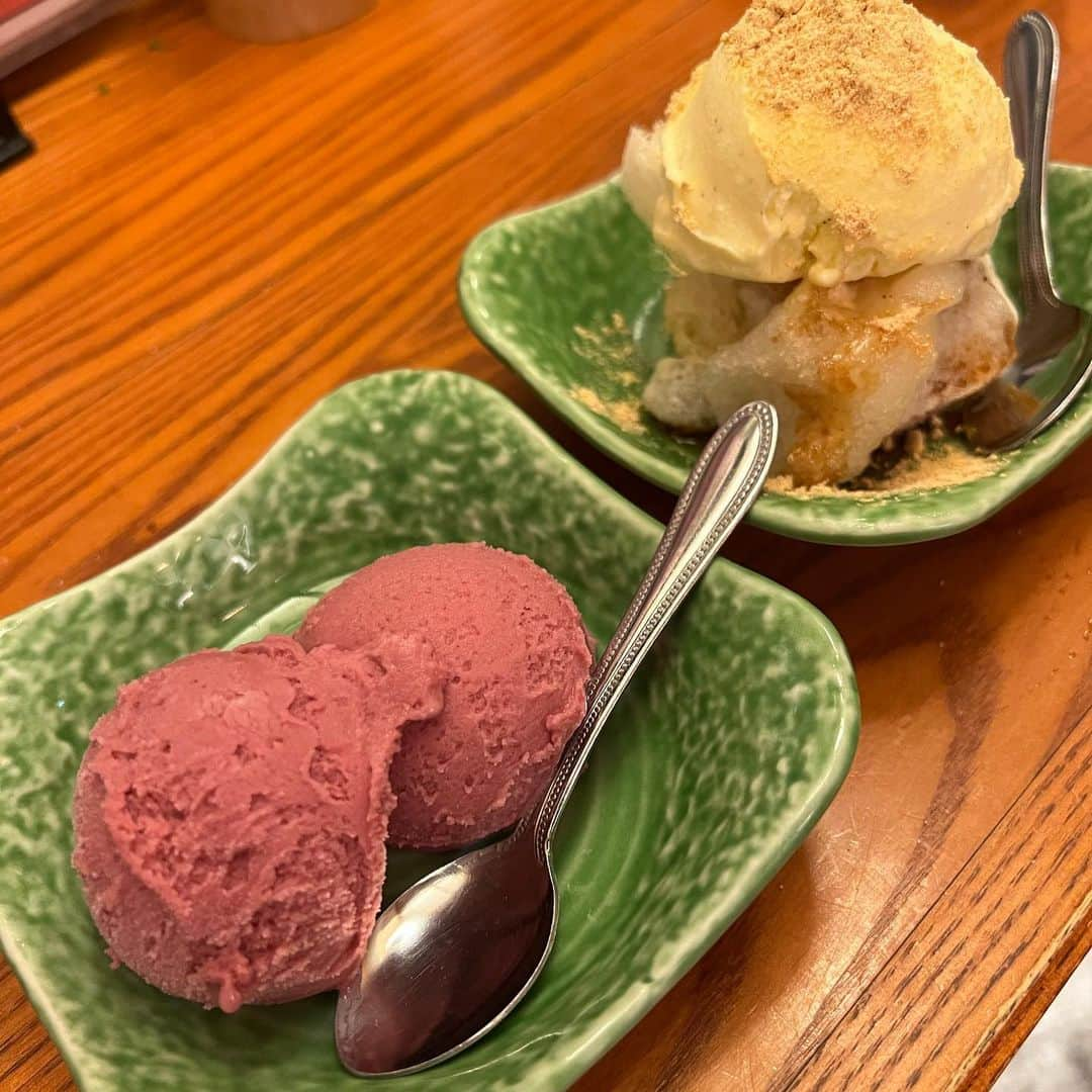 森カノンさんのインスタグラム写真 - (森カノンInstagram)「🦐🍤 恵比寿駅西口徒歩3分 串カツぼっちゃんと恵比寿さんで 串カツ沢山食べてきたっ🫶🏻  「バージンエクストラ大豆油」を使ってて 油にこだわりがあるから太らない串カツって言われてるらしい！ (ホントかな～)🥹🥹🥹  串カツの中だと私は圧倒的に紅生姜が好きで 今日も5本食べてしまったんだけど みんなはなんの串が好きですか？💓  銀杏も好き！あとキスとか！🐟 チーズ系の串も外せない！🧀  どれも美味しかった～❕❕❕  ------------------------------------  串カツぼっちゃんと恵比寿  📍 東京都渋谷区恵比寿西1-9-13ステージファースト恵比寿  ------------------------------------ PR @kushikatsu_bocchan_to_ebisu #東京グルメ #恵比寿グルメ #居酒屋グルメ #恵比寿串カツ #恵比寿ハッピーアワー #恵比寿せんべろ #串カツぼっちゃん #恵比寿居酒屋」3月15日 21時21分 - mkanon211