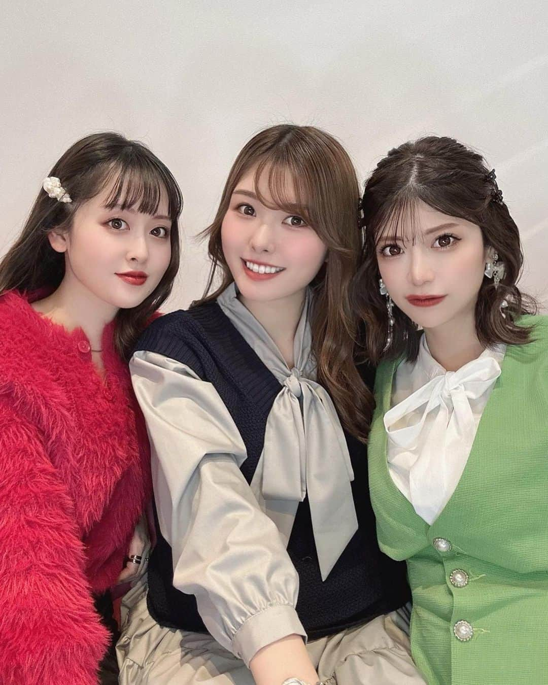 YOUKORINさんのインスタグラム写真 - (YOUKORINInstagram)「3月も集まれた🫶💕 可愛いのに面白いからずっと笑ってる🤣 服の色みんなバラバラで主張強くて わらう笑 4月も楽しみ🫢💓  #女子会#三宮#三宮カフェ#kobe#可愛い#イエベとブルベ#服の主張#写真の位置固定#リングライト必須#アプリ」3月16日 22時36分 - xxy0uc0riinxx