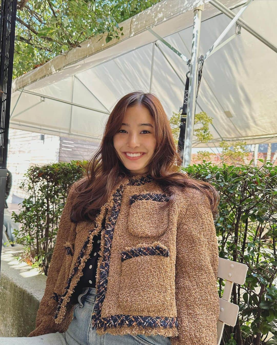 新木優子さんのインスタグラム写真 - (新木優子Instagram)「🌱♡  jacket : @sacaiofficial  tops : @agnesb_officiel  denim : @clane_official  ring : @mariablackjp」3月17日 22時43分 - yuuuuukko_