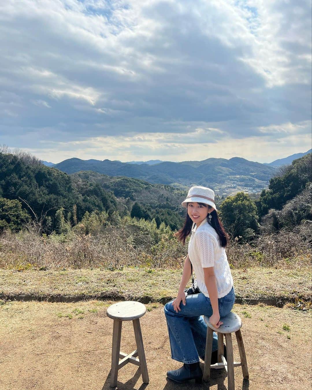堀江聖夏さんのインスタグラム写真 - (堀江聖夏Instagram)「⌇‎𖦊້  𖡼.𖤣𖥧 ⁡ 淡路島@𝘬𝘰𝘻𝘰𝘳𝘢𝘴𝘰𝘶 ⁡ まるで絵本のような景色を 堪能できる場所。 ⁡ 魅力たっぷりの淡路島🌱 まだまだ載せたい写真がたくさん𓂃 ⁡ いつか、ここにも泊まってみたいな〜 ⁡ ⁡ ________________________________ #淡路島 #淡路島カフェ #淡路島旅行 #自然 #旅行 #カフェ #𝘫𝘢𝘱𝘢𝘯 #𝘵𝘳𝘢𝘷𝘦𝘭」3月18日 8時50分 - mina_horie