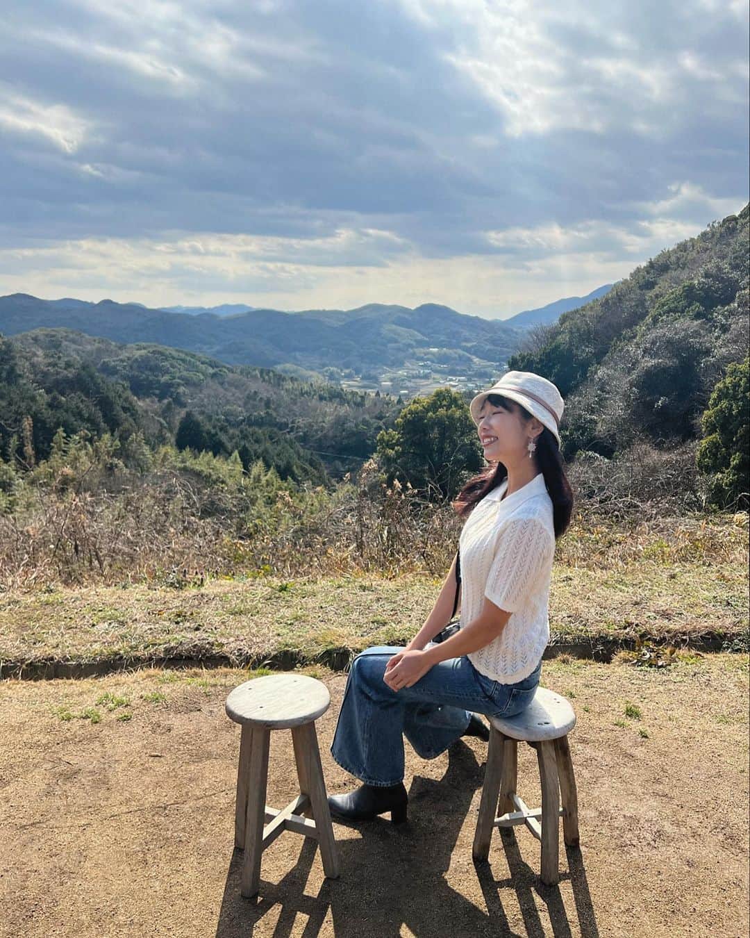 堀江聖夏さんのインスタグラム写真 - (堀江聖夏Instagram)「⌇‎𖦊້  𖡼.𖤣𖥧 ⁡ 淡路島@𝘬𝘰𝘻𝘰𝘳𝘢𝘴𝘰𝘶 ⁡ まるで絵本のような景色を 堪能できる場所。 ⁡ 魅力たっぷりの淡路島🌱 まだまだ載せたい写真がたくさん𓂃 ⁡ いつか、ここにも泊まってみたいな〜 ⁡ ⁡ ________________________________ #淡路島 #淡路島カフェ #淡路島旅行 #自然 #旅行 #カフェ #𝘫𝘢𝘱𝘢𝘯 #𝘵𝘳𝘢𝘷𝘦𝘭」3月18日 8時50分 - mina_horie