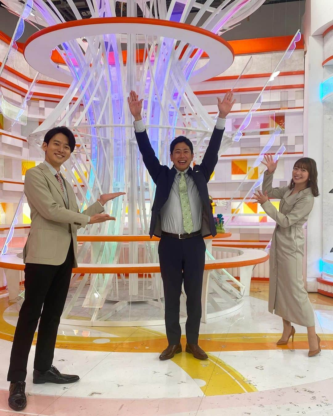 フジテレビ「めざましテレビ」さんのインスタグラム写真 - (フジテレビ「めざましテレビ」Instagram)「#めざましどようび ご覧いただきありがとうございました✨   全国の旬な食材を使って週末の 参考になる美味しい料理を 紹介する「めざど食堂」🍽️   きょうは佐賀海苔で巻いた おかか、シャケ、明太子、シンプルな塩のおにぎりを紹介しましたよ🍙   来週もどうぞよろしくお願いします‼️   #めざましどようび #めざど食堂」3月18日 13時00分 - mezamashi.tv