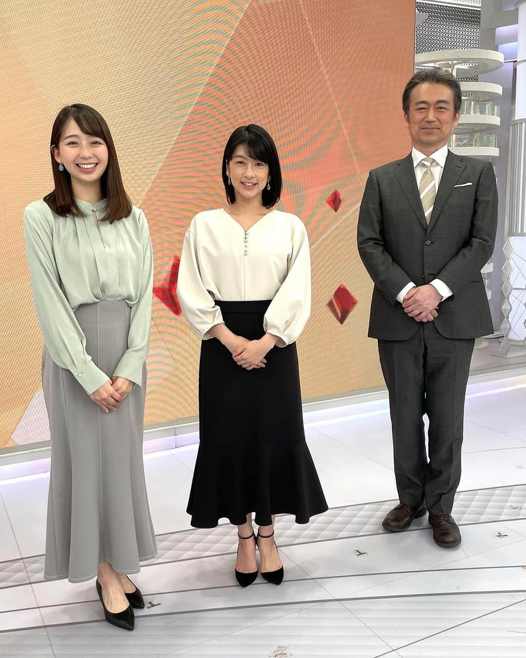 フジテレビ「プライムニュース イブニング」さんのインスタグラム写真 - (フジテレビ「プライムニュース イブニング」Instagram)「東京はあいにくの雨模様でしたが、 あす以降は暖かさも続き、都心は週明けにも 桜が満開になりそうです。 ⁡ そして…あすは番組＆アナウンス公式アカウントで インスタライブの予定です。 今月卒業の小室アナ最後のインスタライブ！ ⁡ ストーリーズで質問を募集します! 「どうしても小室アナに聞きたいこと・言いたいこと」 ⁡ ぜひコメントお寄せくださいね。 ⁡ #生野陽子 @yoko_shono #奥寺健 @fujitv_announcer #杉原千尋 @chihiro.sugihara #小室瑛莉子 @fujitv_announcer #フジテレビ #アナウンサー #ニュース」3月18日 18時38分 - livenews_it