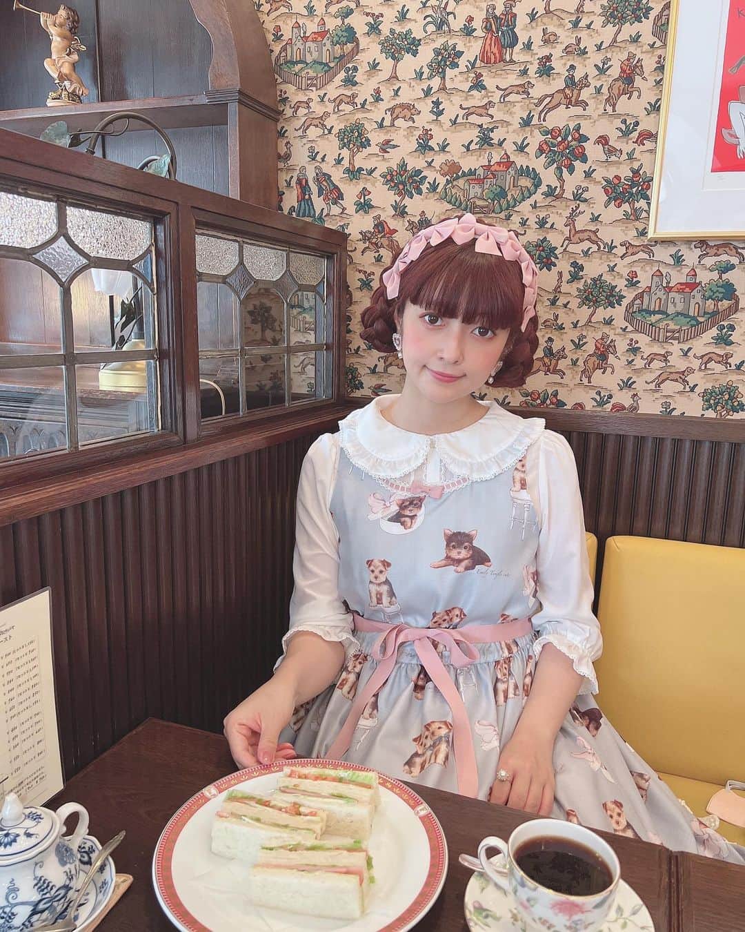 青木美沙子さんのインスタグラム写真 - (青木美沙子Instagram)「広島にあるフルフルという喫茶店に行きました☕️ とてもクラシカルで雰囲気のある喫茶店に癒されました🎀 プリン🍮もサンドイッチもとても美味しかったです💕  広島の皆様是非是非行ってみてね❣️  #フルフル #喫茶店 #広島カフェ」3月18日 19時07分 - misakoaoki