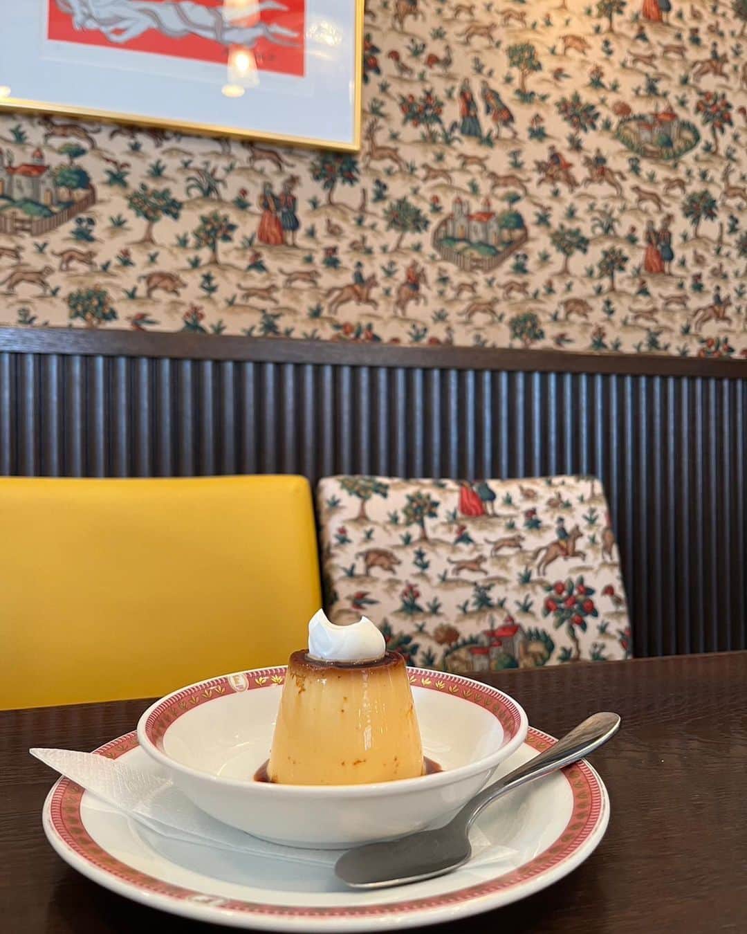 青木美沙子さんのインスタグラム写真 - (青木美沙子Instagram)「広島にあるフルフルという喫茶店に行きました☕️ とてもクラシカルで雰囲気のある喫茶店に癒されました🎀 プリン🍮もサンドイッチもとても美味しかったです💕  広島の皆様是非是非行ってみてね❣️  #フルフル #喫茶店 #広島カフェ」3月18日 19時07分 - misakoaoki