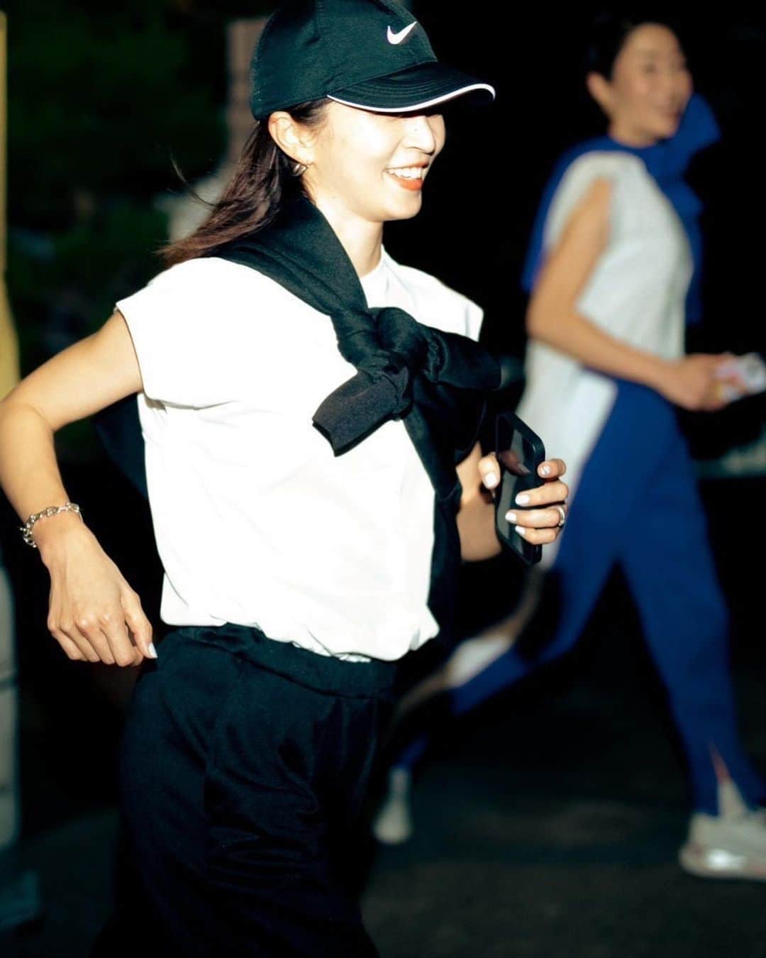 安田美沙子さんのインスタグラム写真 - (安田美沙子Instagram)「おはよう☀  今日は表参道ウィメンズラン🏃‍♀️  久々の大会出場！ということで、ワクワクしてます♥️  練習は。。あんまり出来てないけど、走ってみたかったコース！中々走ることの出来ない明治神宮🌸  五感を研ぎ澄ませて色々感じれたら。。。  写真は、 @hereiam.official  team♥️みんなで練習したときのもの。  朝ランも、ナイトランもやっぱり好きだと感じた夜でした。  準備して、行ってきます🤍🤍🤍  #表参道ウィメンズラン  #hereiam  #wear #wemens  #run #goodmorning  #行ってきます」3月19日 5時29分 - yasuda_misako