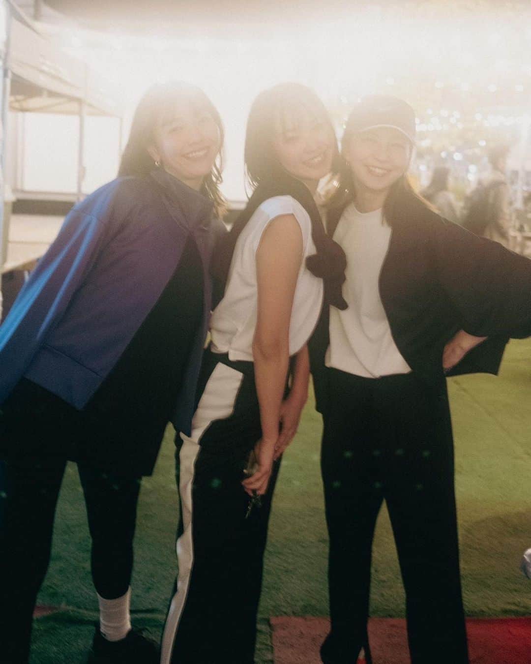 安田美沙子さんのインスタグラム写真 - (安田美沙子Instagram)「おはよう☀  今日は表参道ウィメンズラン🏃‍♀️  久々の大会出場！ということで、ワクワクしてます♥️  練習は。。あんまり出来てないけど、走ってみたかったコース！中々走ることの出来ない明治神宮🌸  五感を研ぎ澄ませて色々感じれたら。。。  写真は、 @hereiam.official  team♥️みんなで練習したときのもの。  朝ランも、ナイトランもやっぱり好きだと感じた夜でした。  準備して、行ってきます🤍🤍🤍  #表参道ウィメンズラン  #hereiam  #wear #wemens  #run #goodmorning  #行ってきます」3月19日 5時29分 - yasuda_misako