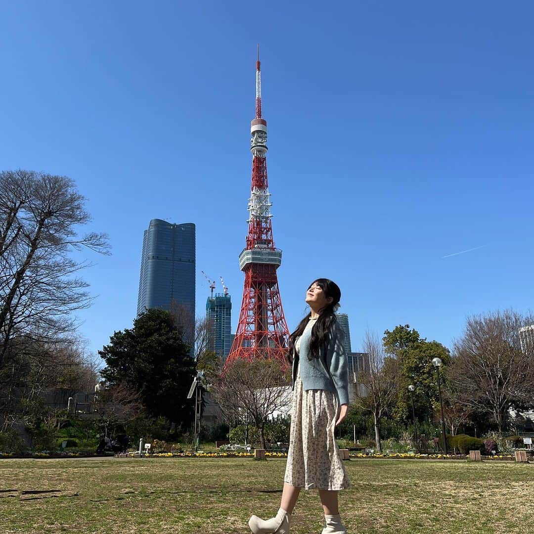 ちとせよしのさんのインスタグラム写真 - (ちとせよしのInstagram)「Good morning!☀️🗼♡ 来週は雨続きだそうで…( ´. ̫ .` )  #芝公園 #shibapark」3月19日 9時43分 - chitose_yoshino