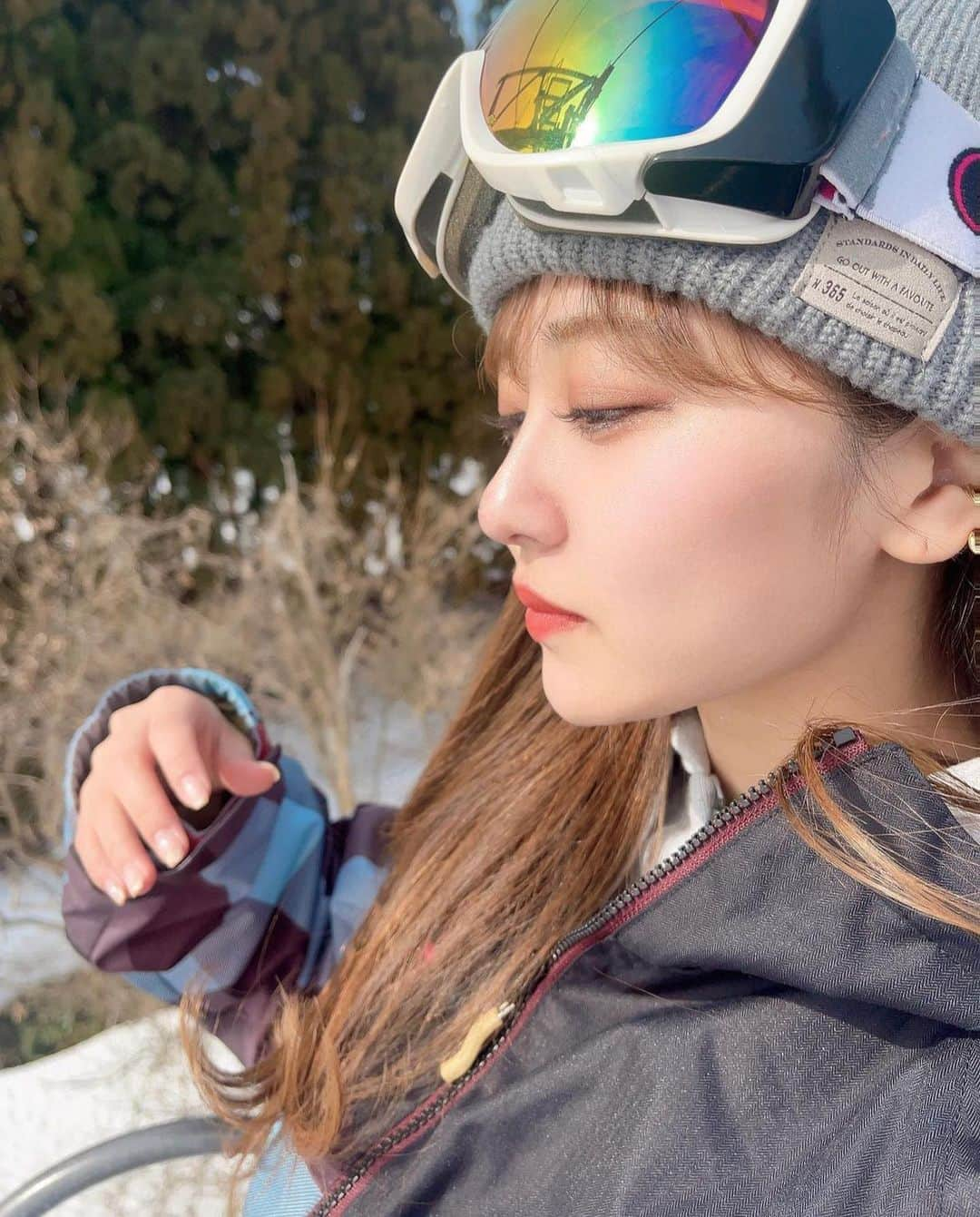 美女美容事情さんのインスタグラム写真 - (美女美容事情Instagram)「《滑った後のビール!!🫧🏂🍻》 *⁠ リポストを使って素敵な美女の投稿を紹介させて頂く【ビジョビ💄美女美容事情💅】のコーナーです✨ *⁠ 今回ご紹介させて頂きますのは!!👀❤︎⁠⠀ 中島楽楽さん< @rara_luckygirl >の素敵なお写真📸⁠⠀⁠⠀⁠⠀⁠ *⁠⠀⁠⠀⁠⠀⁠⠀ 可愛くて綺麗なスノボ女子✨⛷️❄️ ビールを飲めるギャップが素敵です😚🍺 *⠀⁠⠀⁠⠀⁠⠀⁠⠀ 中島楽楽さん< @rara_luckygirl > ⠀⁠⠀⁠⠀⁠⠀ 素敵な投稿ありがとうございました☺️📸✨ *⠀⁠⠀⁠⠀⁠⠀⁠⠀ 中島楽楽さんのアカウントには他にも素晴らしい投稿が沢山ありますので是非覗いてみてくださいね💁‍♀️💙⁠⠀⁠⠀⁠⠀⁠⠀ *⠀⁠⠀⁠⠀⁠⠀⁠⠀ △▼△▼△▼△▼△▼△▼△▼△▼△▼ ⁠⠀⁠⠀⁠⠀ ❤🧡💛「美女美容事情」💚💙💜⠀⠀⠀⠀⠀⠀⠀⠀⠀⠀⠀⠀⠀⠀⁠⠀⁠⠀⁠⠀⁠⠀⁠⠀ 👇掲載ご希望の方は👇⠀⠀⠀⠀⠀⠀⠀⠀⠀⠀⠀⠀⠀⠀⠀⁠⠀⁠⠀⁠⠀⁠⠀⁠⠀ @b_b_j.jタグ付けと🖤 #ビジョビ ⁠⠀ 🖤タグ付けお願いします✨⠀⠀⠀⠀⠀⠀⠀⠀⠀⠀⠀⠀⠀⠀⠀⁠⠀⁠⠀⁠⠀⁠⠀⁠⠀ △▼△▼△▼△▼△▼△▼△▼△▼△▼ ⁠⠀⁠ #スノボ #スノボ女子 #スノボー女子 #スノボー #スノボウェア #新潟旅行 #新潟 #舞子スノーリゾート #スノーボード #スノーボード女子 #snowboarding #snowboard #スキー場 #스노우보드 #ビール #ビール女子 #乾杯のある暮らし #レッドブル #redbull #広告モデル」3月19日 17時31分 - b_b_j.j