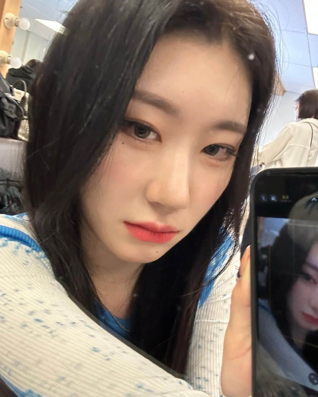 ITZYさんのインスタグラム写真 - (ITZYInstagram)「거울아 거울아🪞」3月20日 0時48分 - itzy.all.in.us