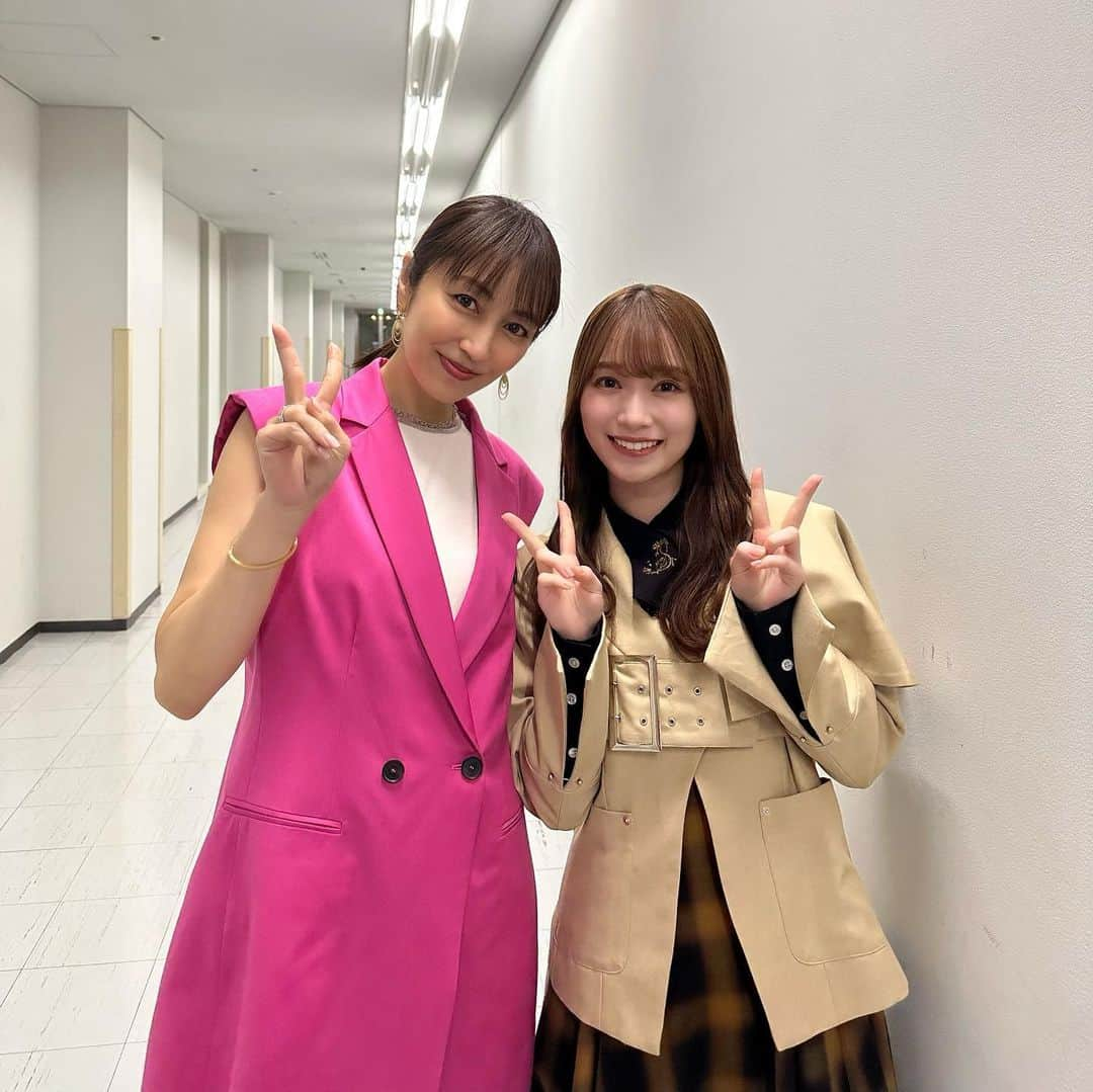 矢田亜希子さんのインスタグラム写真 - (矢田亜希子Instagram)「「日曜日の初耳学」 全身ピンク👚💗 そして収録は可愛いれなぁと一緒でした💕 ジレ・タンクトップ・パンツ @fabianafilippi @aoi.1961 ジュエリー @buccellatimilan  サンダル @sergiorossi #日曜日の初耳学#大人ピンク#ジレコーデ」3月20日 13時56分 - akiko_yada