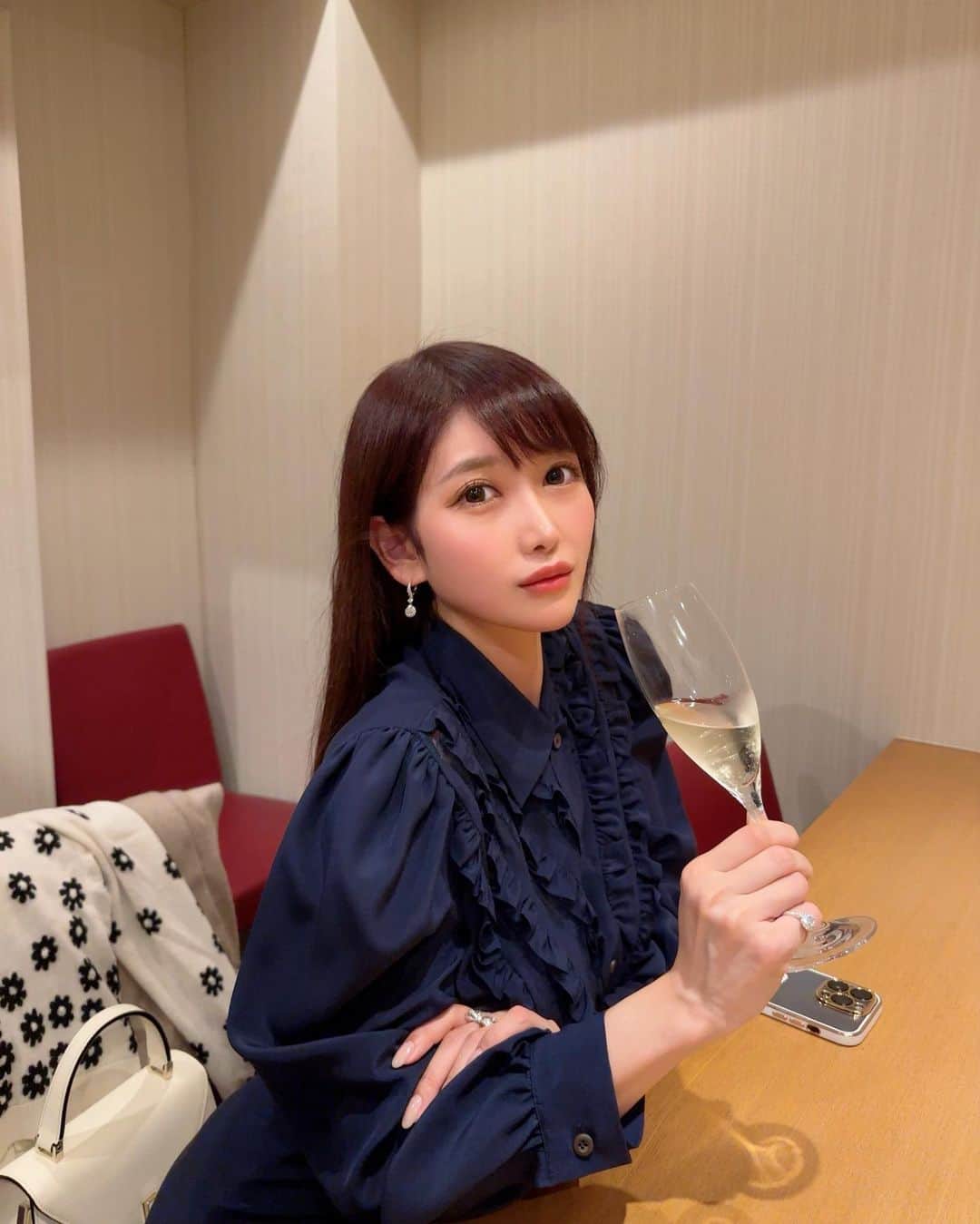 MAYUさんのインスタグラム写真 - (MAYUInstagram)「. だいすきなカラスミ蕎麦を食べに🧡 . ご飯は安定に4杯たべた🍚🍚🍚🍚✨ 美味しいお米だいすきっ！！ . . 明日の朝はWBC準決勝だね⚾️✨ こんなに野球にハマったの初めて！ テレビの前でしっかり応援するぞ〜📣🥺✊🏻🇯🇵 . . #ootd#fashion#miumiu#valextra#おかもと#和食#日本料理#カラスミ蕎麦#japan#japanesefood#japanese#japanesegirl」3月20日 18時50分 - mayu.kina_golf
