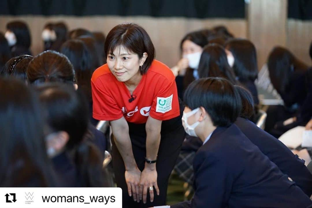 狩野舞子さんのインスタグラム写真 - (狩野舞子Instagram)「・ 先日行われたHero's×Woman's waysのセミナー✨ 私は参加する事が出来ませんでしたが、愛さん、玲子さん、真依さん、賛同アスリートから登坂絵莉さんが参加してくださいました😊 ・ #Repost @womans_ways with @use.repost ・・・ 先日 @heros_nippon_foundation ✖️ @womans_ways で 横浜女学院中学、高校の生徒の皆さんにセミナー＆ディスカッションを行いました🙋‍♀️🙏  今回は賛同アスリートの @eri_tosaka さん 日本体育大学須永美歌子先生にもご参加頂くことができました🙏😊  生徒さん達はとても積極的に意見を述べてくれたりみんなで考えることができてとても有意義な時間となりました😊☝️  自分自身の身体のことをしっかり知り、また他者への伝え方や理解をどうするかなどたくさん意見を出し合いました🙆‍♀️  このセミナーきっかけに実践してもらえると嬉しいなと思います😊💓  #heroslab #womansways  #潮田玲子 #杉山愛 #須永美歌子先生 #中川真依 #登坂絵莉」3月20日 21時22分 - kanochan715