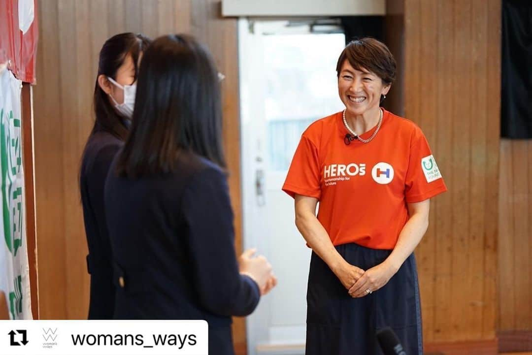 狩野舞子さんのインスタグラム写真 - (狩野舞子Instagram)「・ 先日行われたHero's×Woman's waysのセミナー✨ 私は参加する事が出来ませんでしたが、愛さん、玲子さん、真依さん、賛同アスリートから登坂絵莉さんが参加してくださいました😊 ・ #Repost @womans_ways with @use.repost ・・・ 先日 @heros_nippon_foundation ✖️ @womans_ways で 横浜女学院中学、高校の生徒の皆さんにセミナー＆ディスカッションを行いました🙋‍♀️🙏  今回は賛同アスリートの @eri_tosaka さん 日本体育大学須永美歌子先生にもご参加頂くことができました🙏😊  生徒さん達はとても積極的に意見を述べてくれたりみんなで考えることができてとても有意義な時間となりました😊☝️  自分自身の身体のことをしっかり知り、また他者への伝え方や理解をどうするかなどたくさん意見を出し合いました🙆‍♀️  このセミナーきっかけに実践してもらえると嬉しいなと思います😊💓  #heroslab #womansways  #潮田玲子 #杉山愛 #須永美歌子先生 #中川真依 #登坂絵莉」3月20日 21時22分 - kanochan715