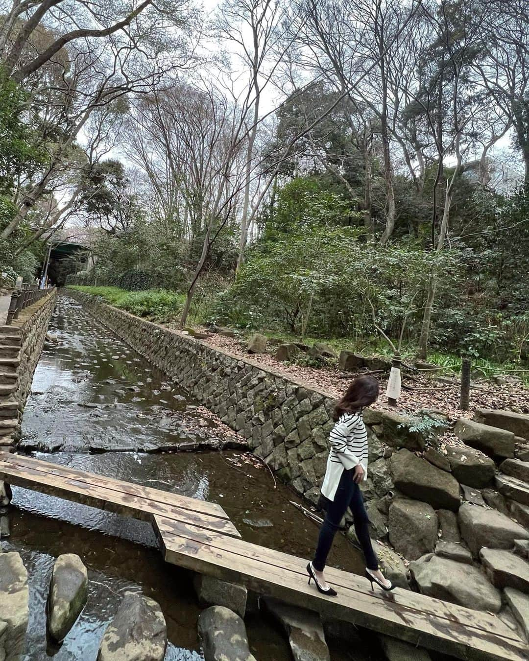 雨宮みずきさんのインスタグラム写真 - (雨宮みずきInstagram)「@wr.gakudai ☕️  ラテとカヌレ🤍🤍 ひいらぎのたい焼きも食べて🐟 等々力渓谷をお散歩day🚶‍♀️  #wr #wrgakudai #gakugeidaigaku #カヌレ #学芸大学カフェ #学芸大学ランチ #等々力渓谷 #ひいらぎ #目黒カフェ #無機質カフェ」3月21日 10時22分 - ammymzk0926