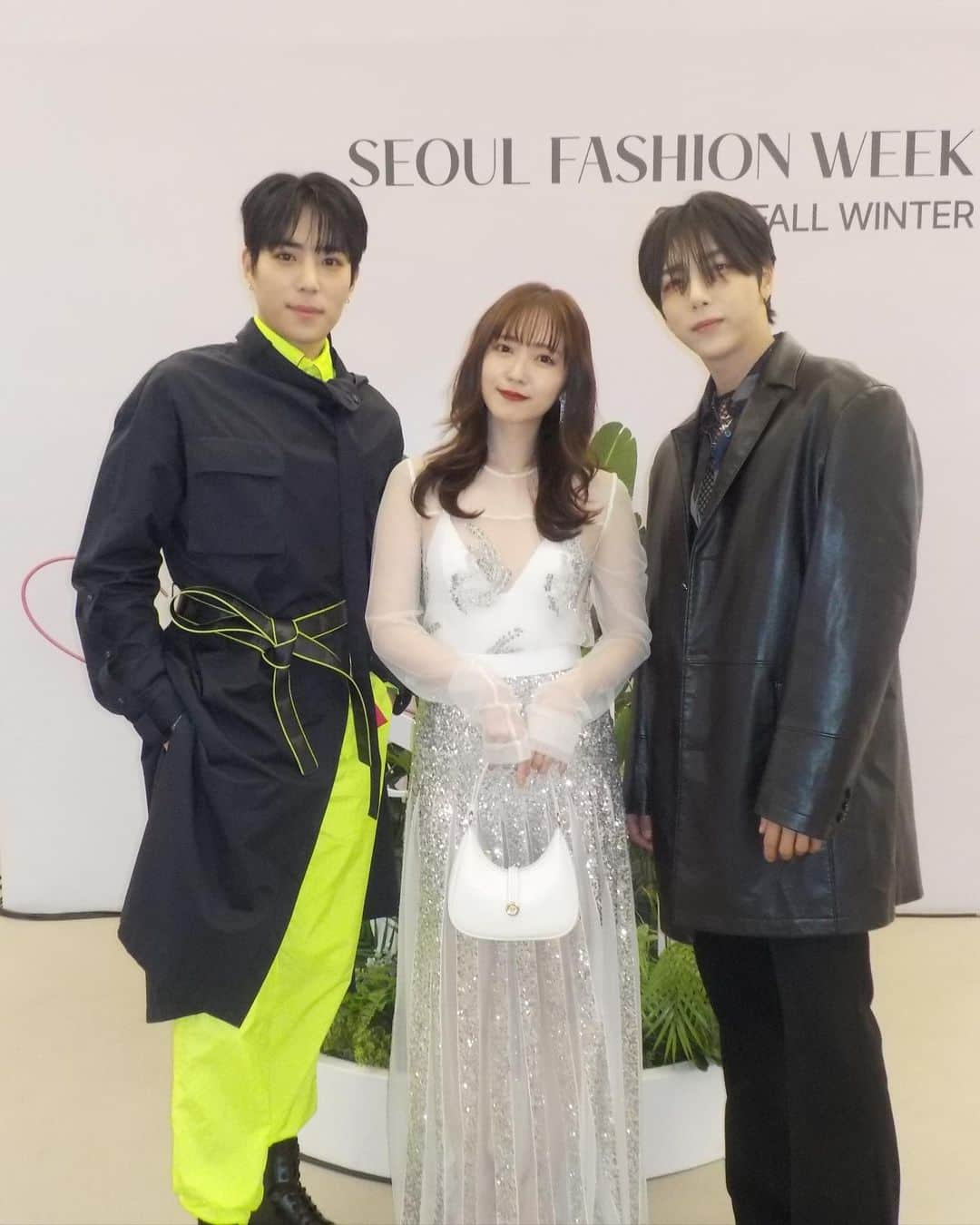 鈴木愛理さんのインスタグラム写真 - (鈴木愛理Instagram)「✴︎ @metrocity.korea   METROCITY fashion show at Seoul Fashion Week  ソウルファッションウィーク2023 METROCITYのショーを観てきました🧚🏻‍♀️  素敵なショー、素敵な出会い、初めての韓国🇰🇷  私の青春、少女時代ソヒョンさんともお会いできて感激😭🫶  お買い物とかもしたので、またそれも載せますね〜☺︎  #스즈키아이리  #METROCITY」3月21日 15時31分 - airisuzuki_official_uf