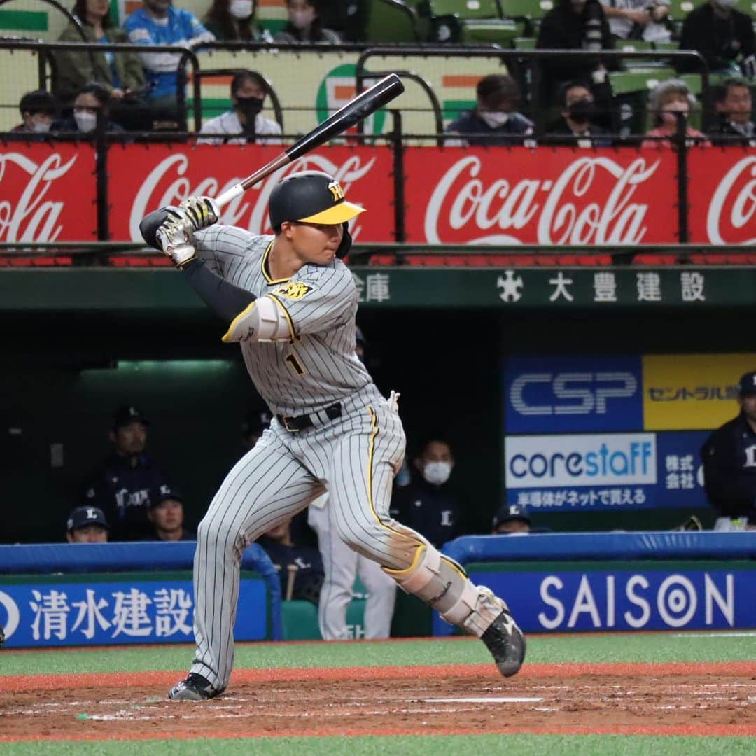 阪神タイガースさんのインスタグラム写真 - (阪神タイガースInstagram)「3月21日 西武戦、本日の試合の様子です！ #西純矢 選手 #西勇輝 選手 #村上頌樹 選手 #梅野隆太郎 選手 #近本光司 選手 #木浪聖也 選手 #森下翔太 選手 #島田海吏 選手 #ヨハンミエセス 選手 #阪神タイガース  #ARE」3月21日 17時48分 - hanshintigers_official