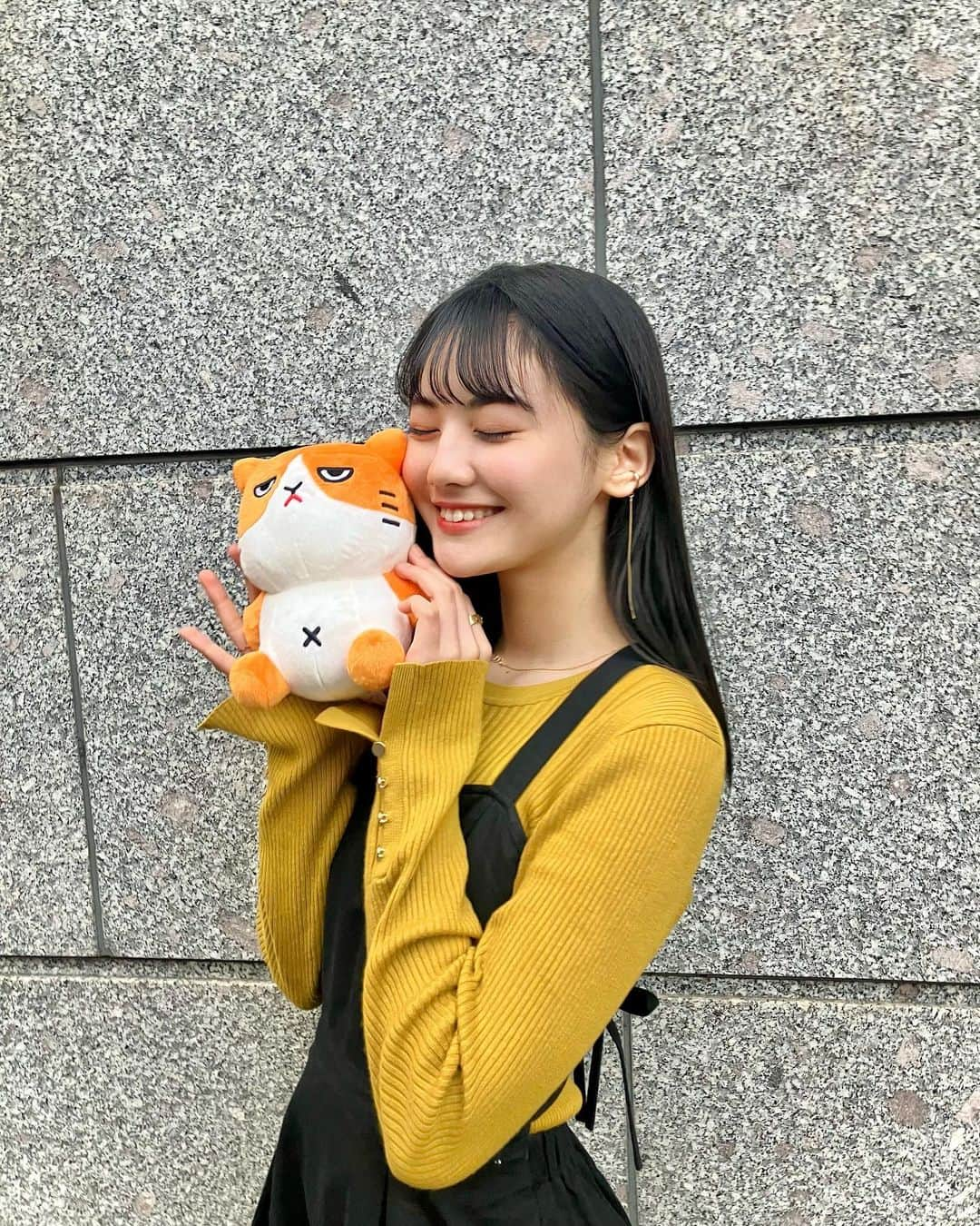 関谷瑠紀さんのインスタグラム写真 - (関谷瑠紀Instagram)「ワイモバスマホ部絶賛活動中〜🐈🧡𓈒 𓂂𓏸 ⁡ ふてニャンといっぱい写真を撮ってみました！ みんなは3枚のどれが好きー？コメントで教えてほしいな♡ 1番人気の写真をなんと！！ 3月31日まで限定でトップ画しちゃいます🙌🏻  ワイモバスマホ部のスペシャルサイトでは、限定の青春マンガや動画を公開中！詳しくは「ワイモバスマホ部」で検索してね！  #PR #ワイモバ親子割 #親も子もおトク #ワイモバスマホ部 #nicola #ニコラ #スマホデビュー検定」3月21日 18時50分 - ruki_0808