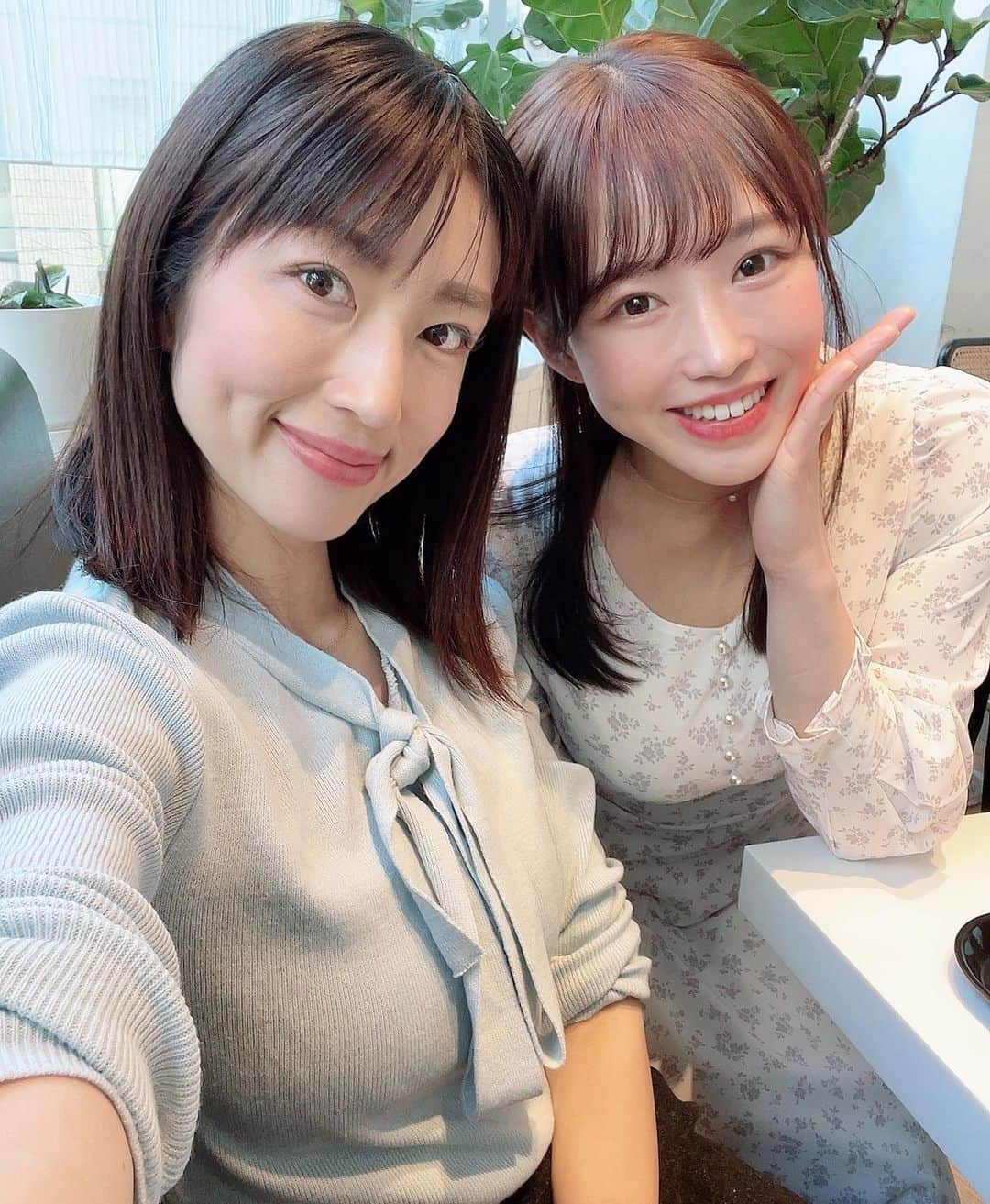 庄司ゆうこさんのインスタグラム写真 - (庄司ゆうこInstagram)「なのちゃんとヘルシーランチ❤️ 恵比寿のアトレ西館2階にあるお店に行ったんだけど、野菜選べて、玄米もあってドリンクもお代わり自由で最高でした✨✨また行きたいお店😆 なのちゃん、まだ22歳なのに美意識高くて、私が通ってるジムにも行ってるしファスティングもするって言っててホント凄い🥺🧡 私が22歳の時は美容とか見事に何にもやってなかったなぁー笑 私もまた久しぶりにファスティングしよっかなぁ😆 腸が綺麗になるし肌艶も良くなるしファスティングはオススメする🧡 #ヘルシーランチ#ランチ#恵比寿ランチ#恵比寿アトレ西館#恵比寿グルメ #野菜#野菜ランチ#ファスティング#酵素#酵素ドリンク#美意識高い人と繋がりたい」3月22日 0時08分 - yuko.shoji